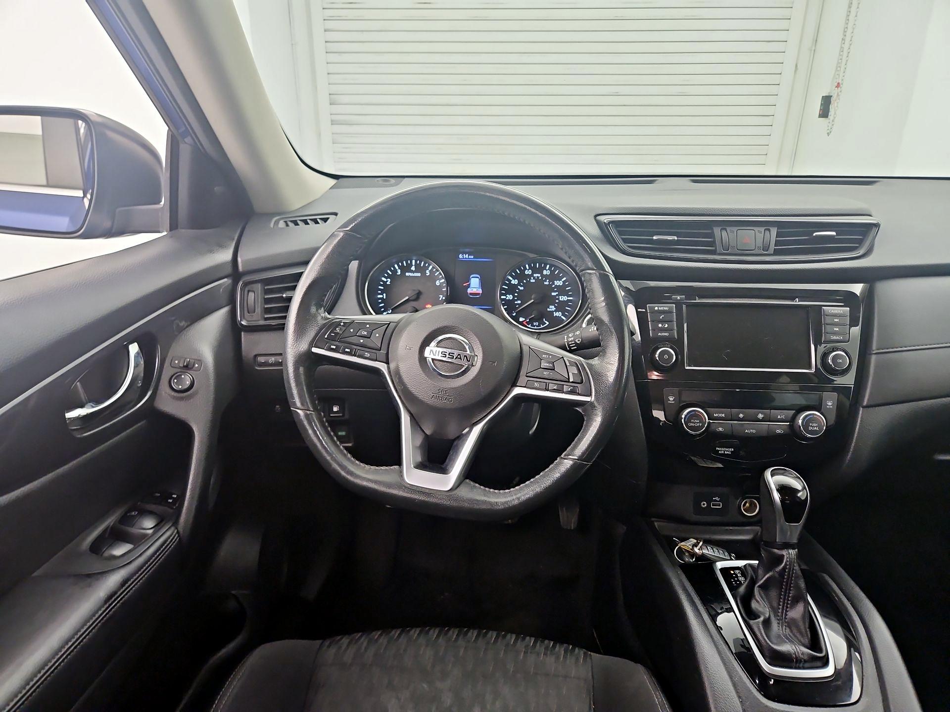 Thumbnail: 2018 Nissan Rogue - 10