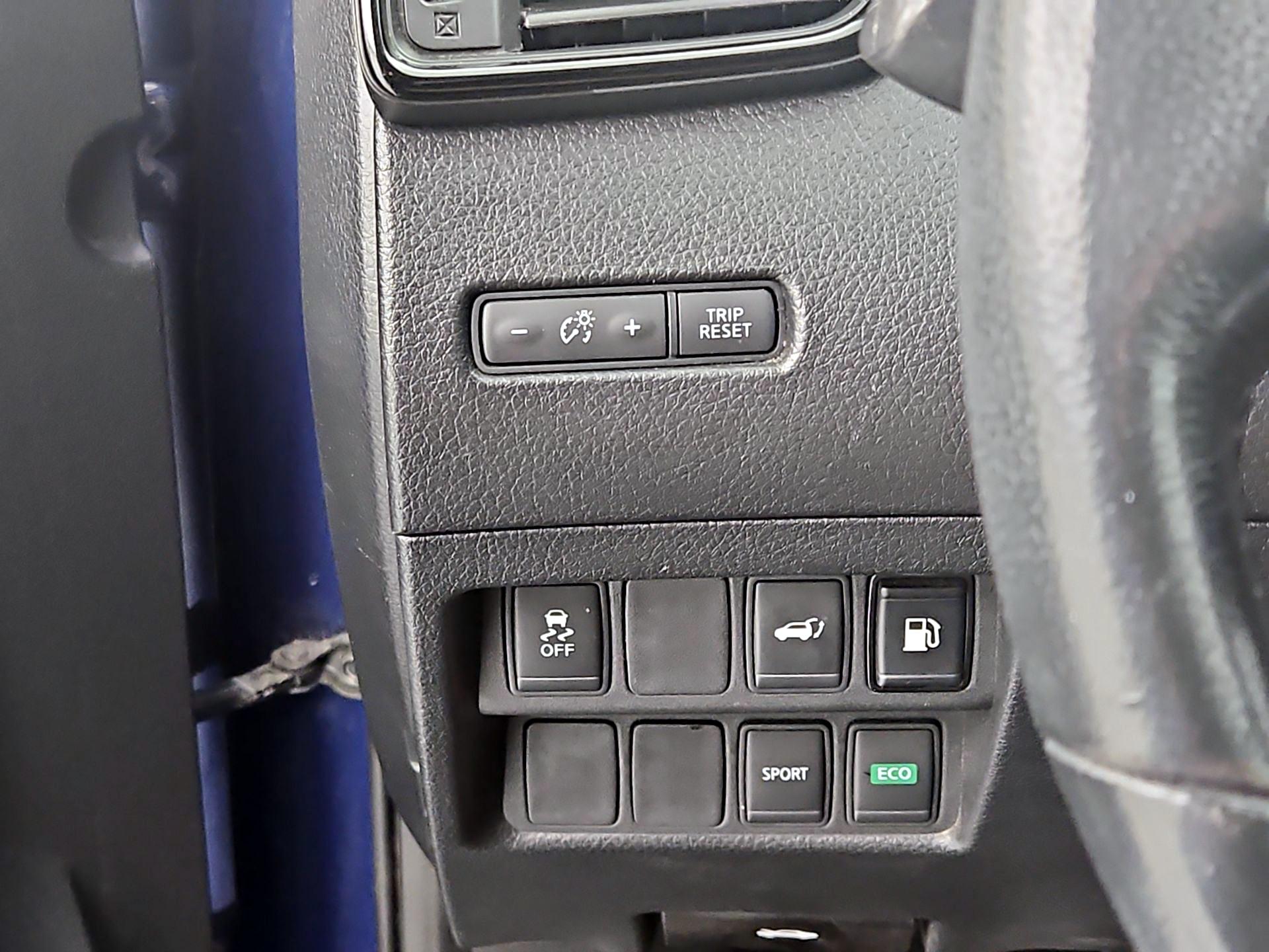 Thumbnail: 2018 Nissan Rogue - 13