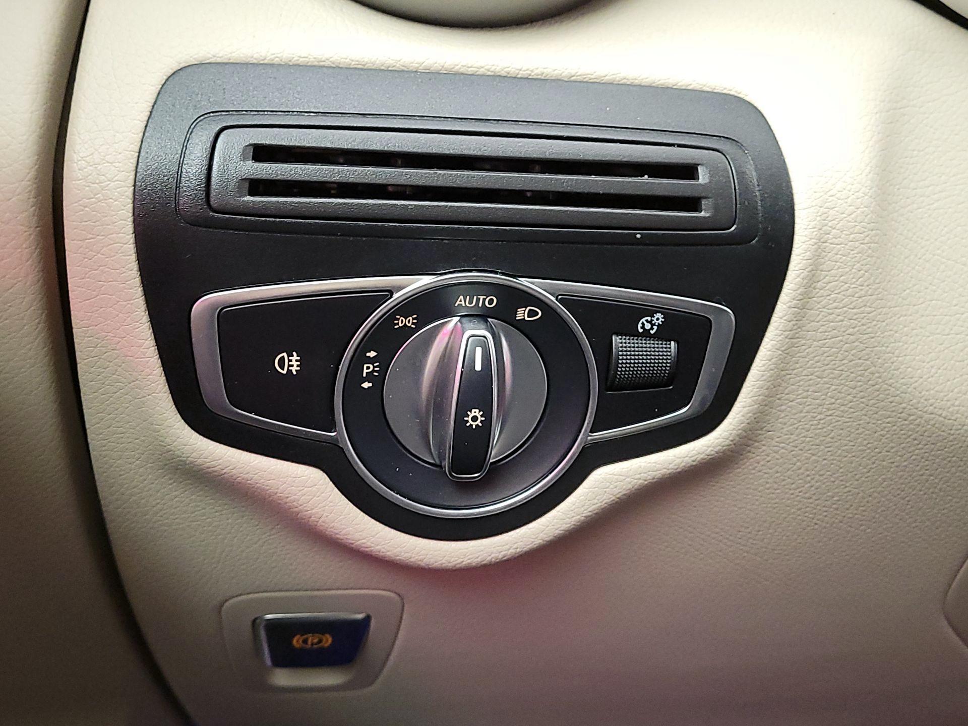 Thumbnail: 2020 Mercedes-Benz GLC - 13