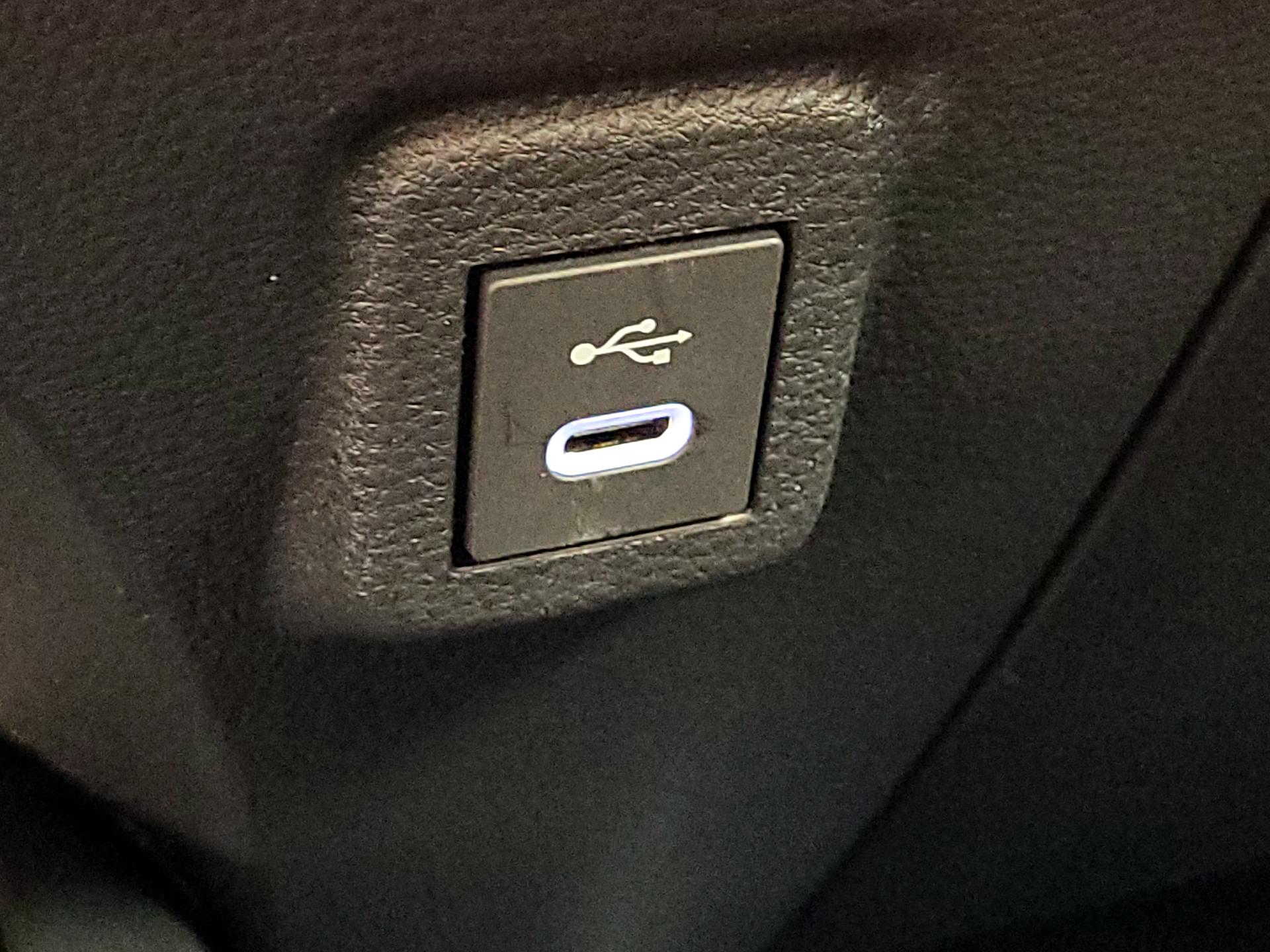 Thumbnail: 2025 Toyota Corolla - 18