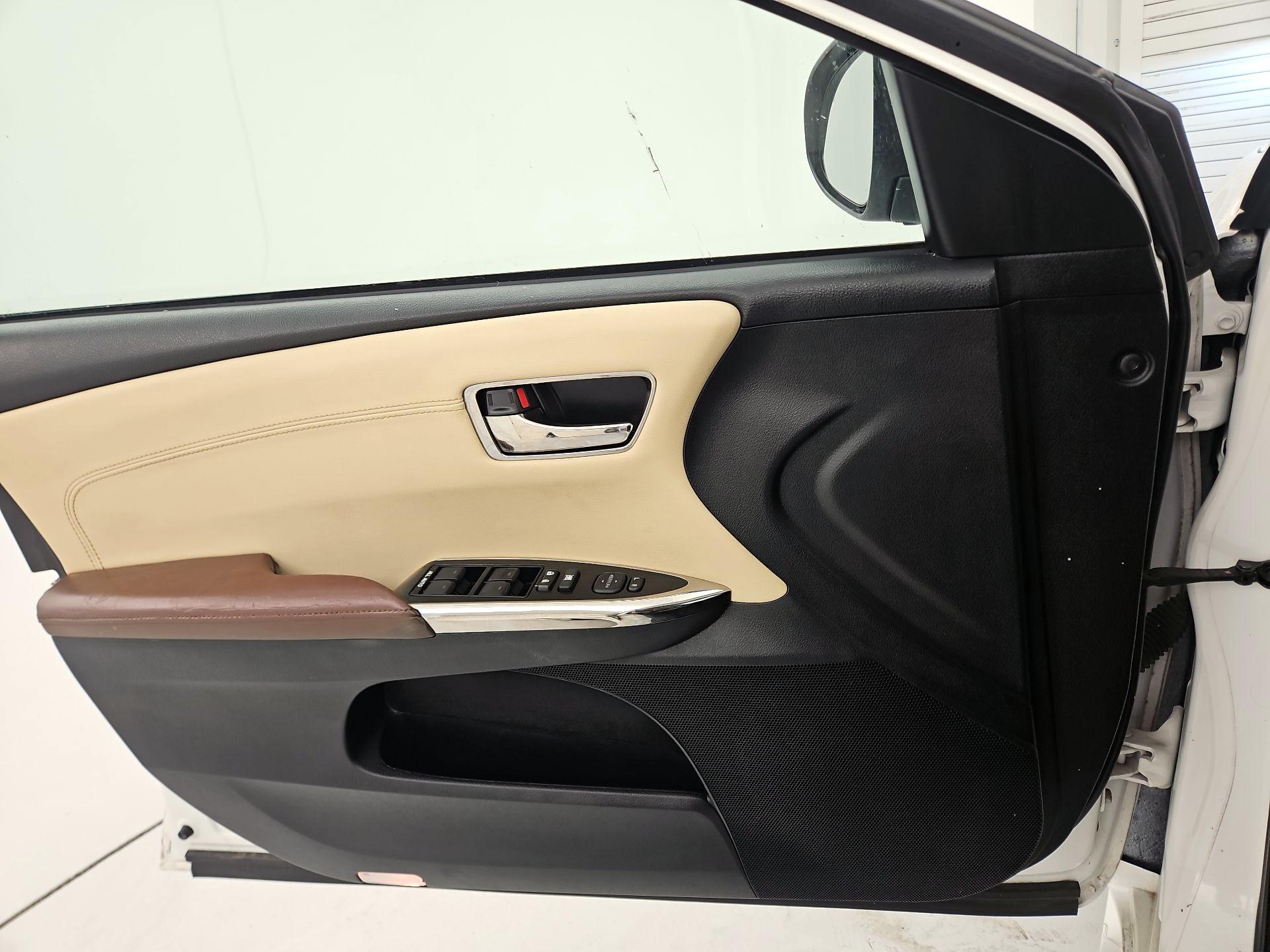 Thumbnail: 2015 Toyota Avalon - 12