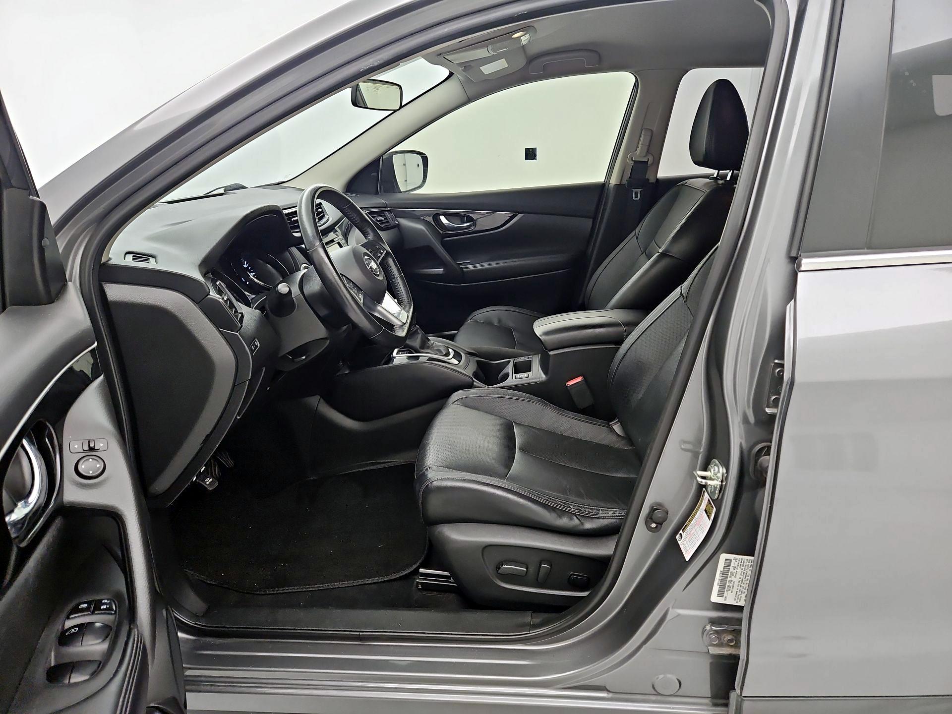 Thumbnail: 2018 Nissan Rogue Sport - 11