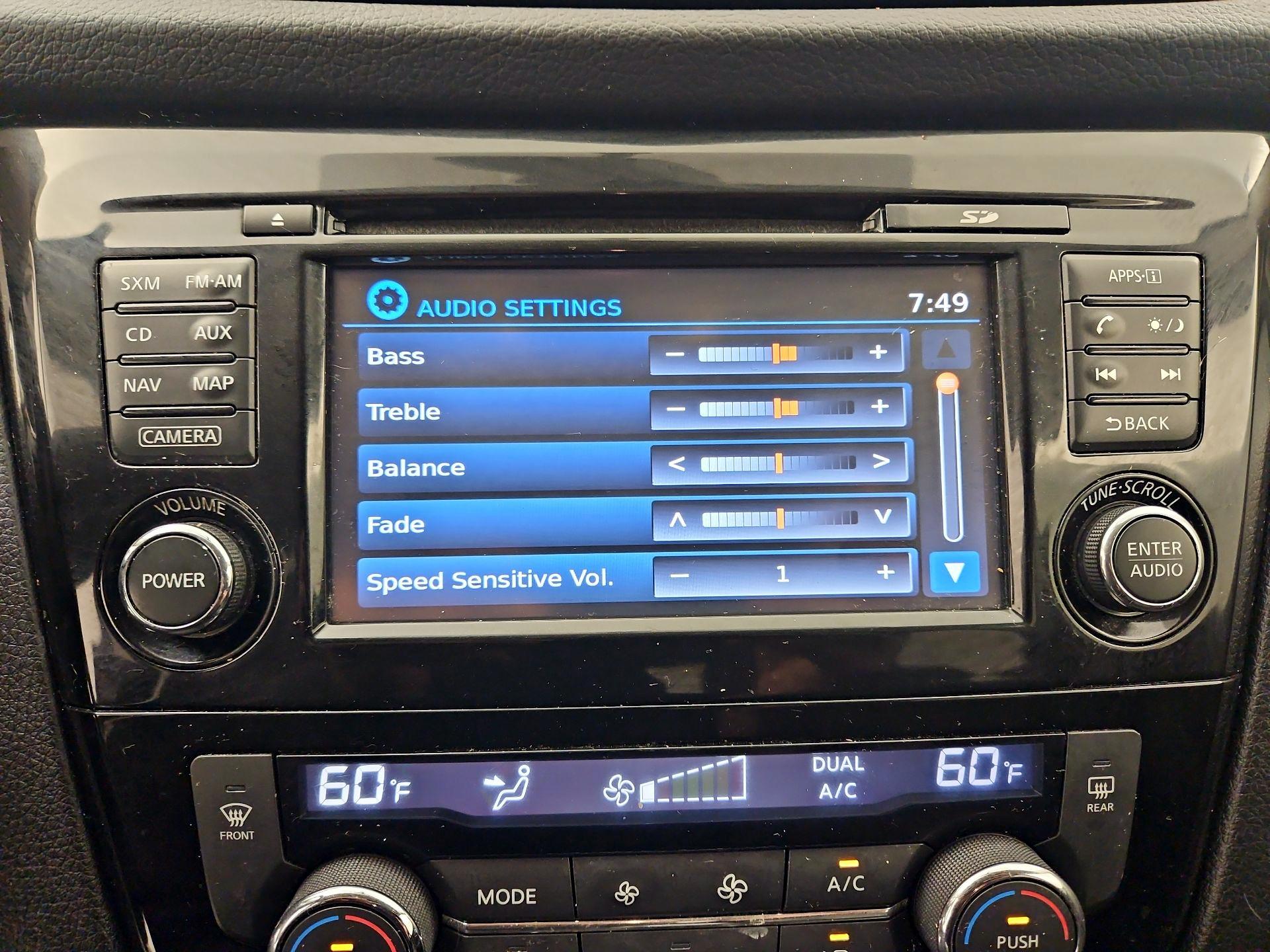 Thumbnail: 2018 Nissan Rogue Sport - 16