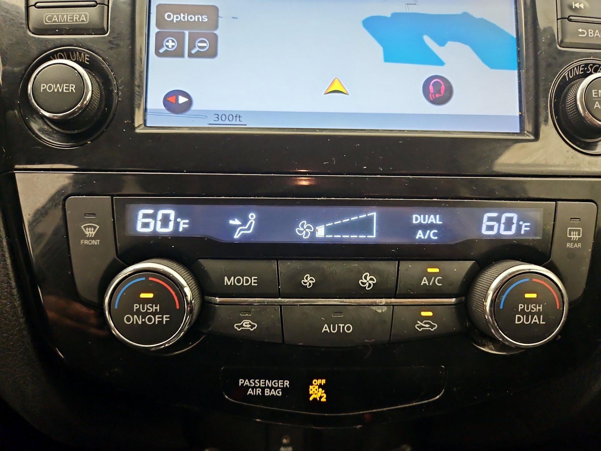 Thumbnail: 2018 Nissan Rogue Sport - 17