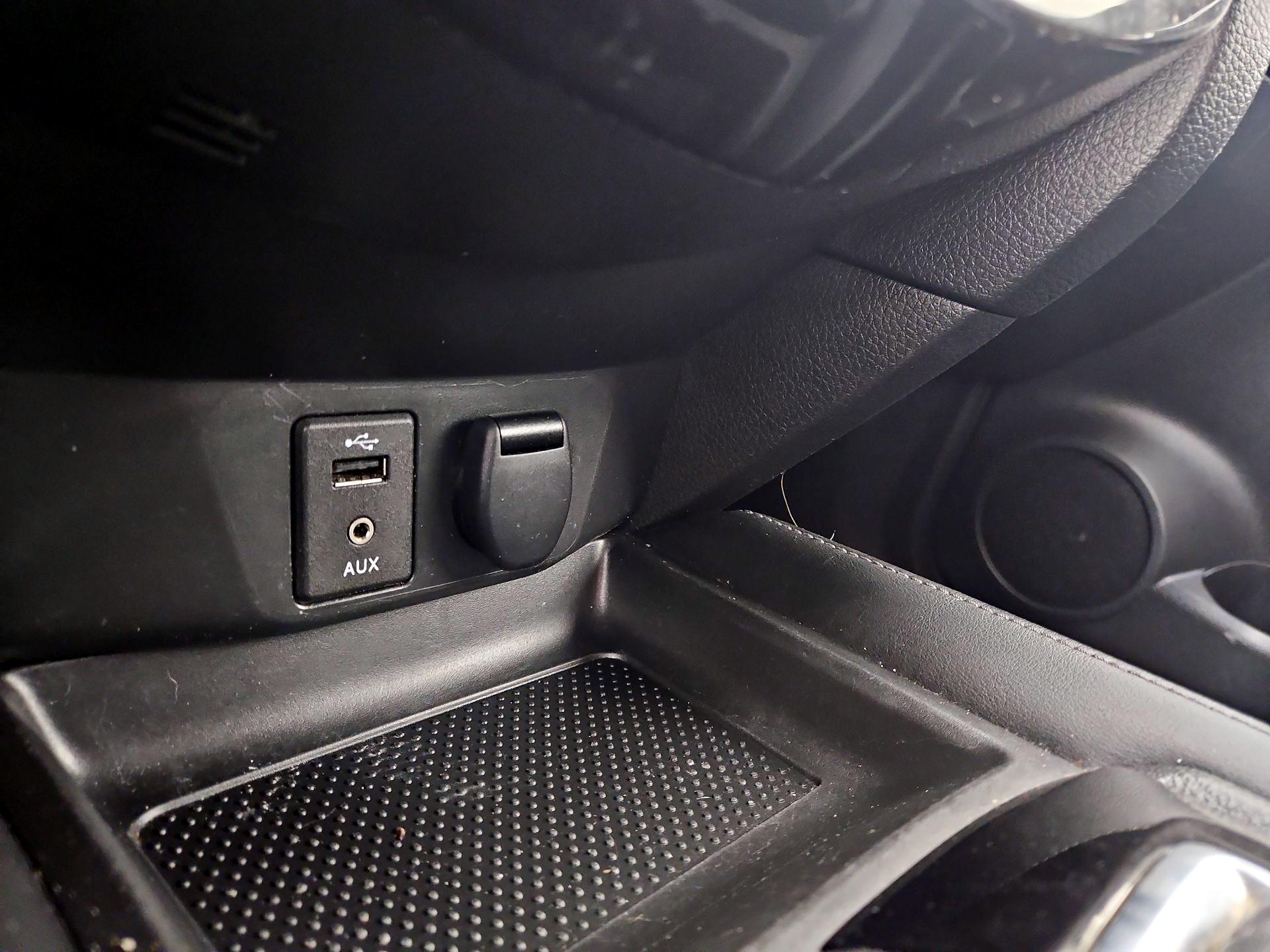 Thumbnail: 2018 Nissan Rogue Sport - 19