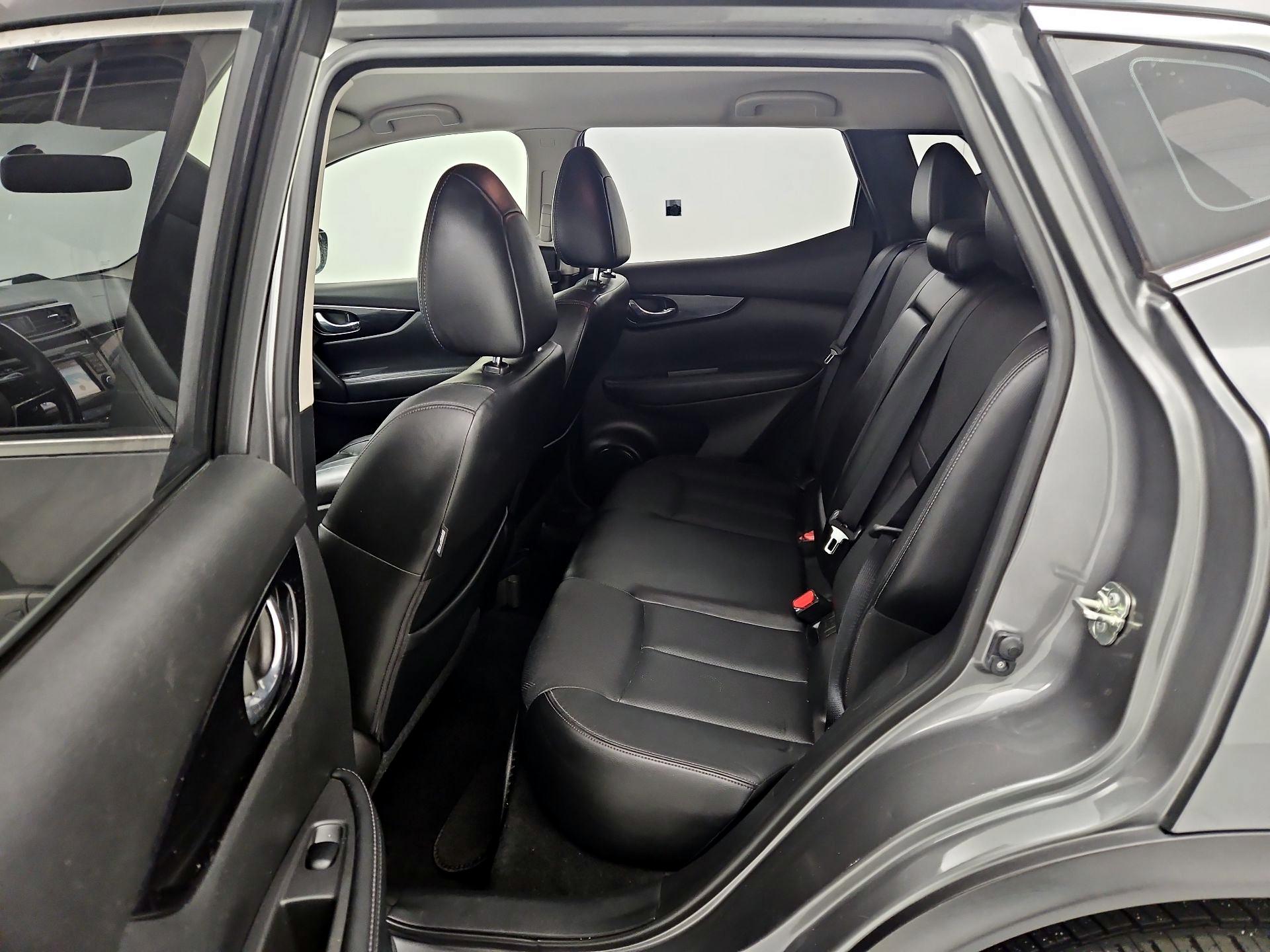 Thumbnail: 2018 Nissan Rogue Sport - 20