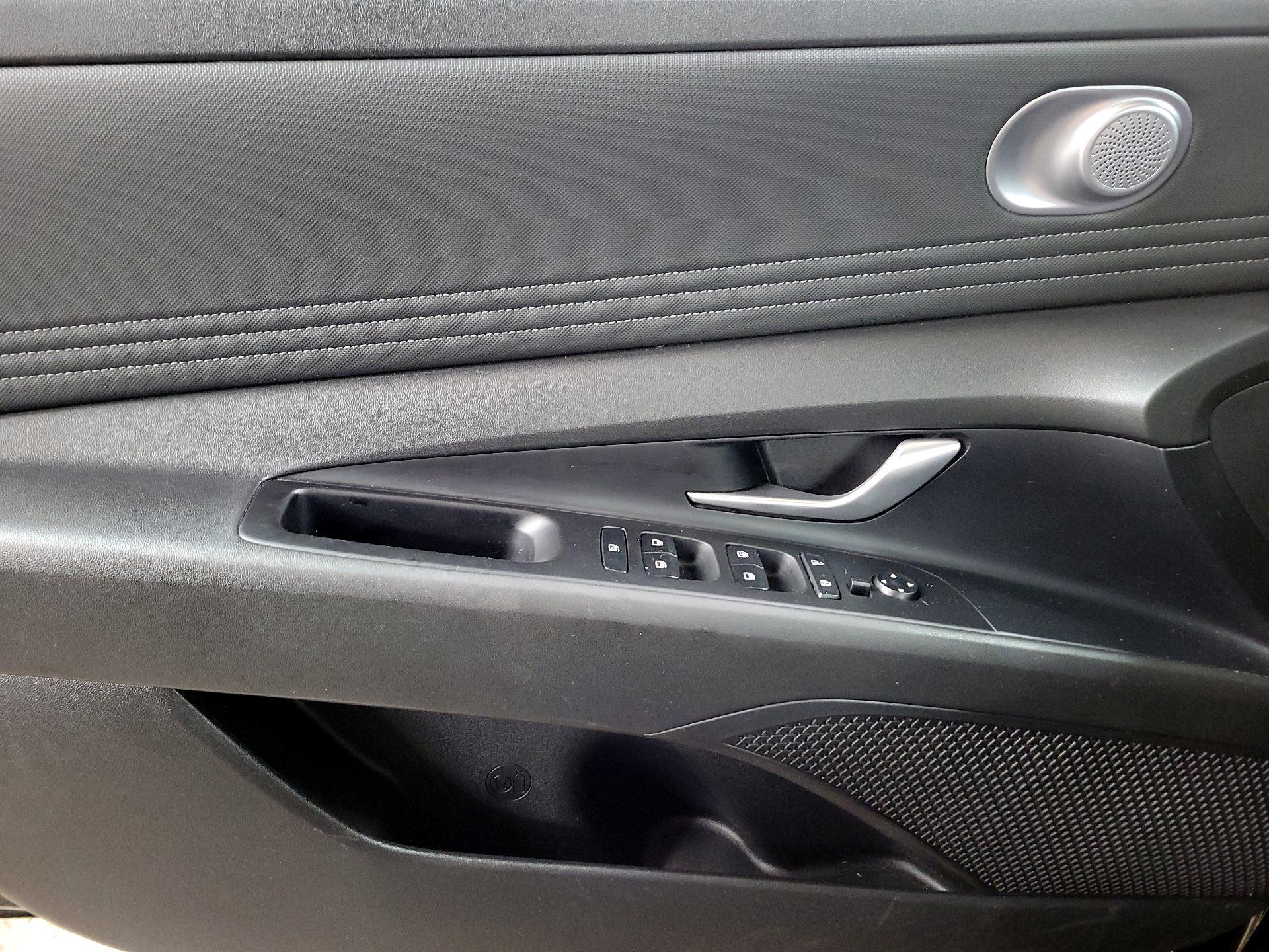 Thumbnail: 2023 Hyundai Elantra - 12