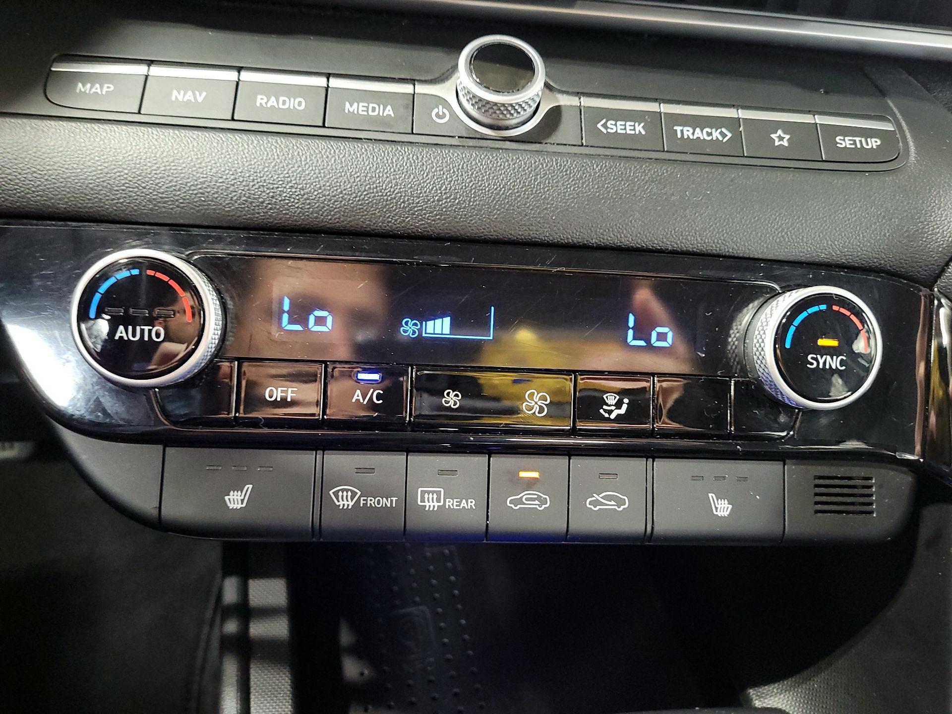 Thumbnail: 2023 Hyundai Elantra - 14