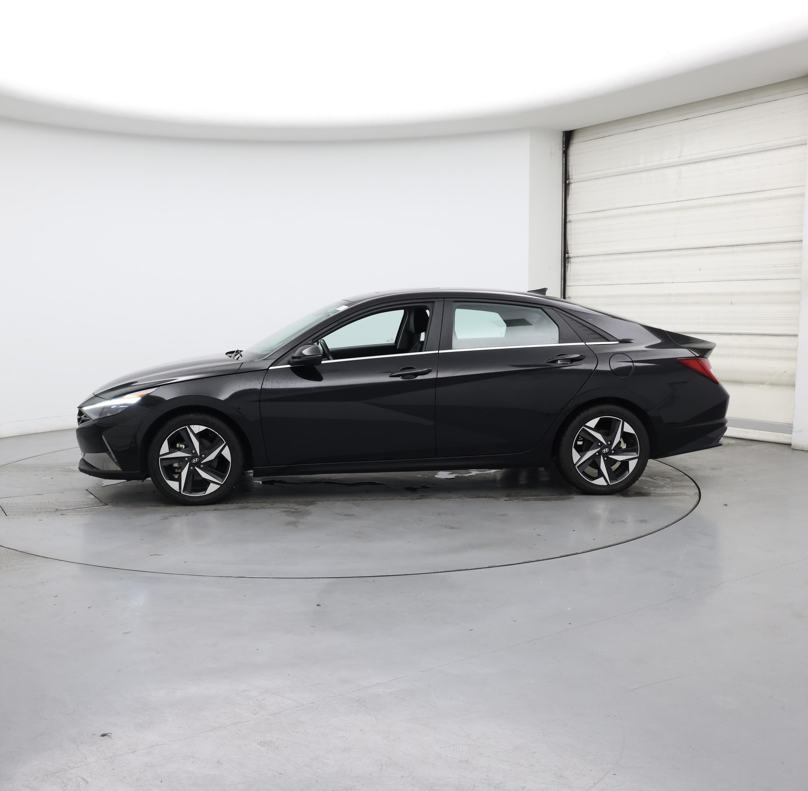 Thumbnail: 2023 Hyundai Elantra - 3