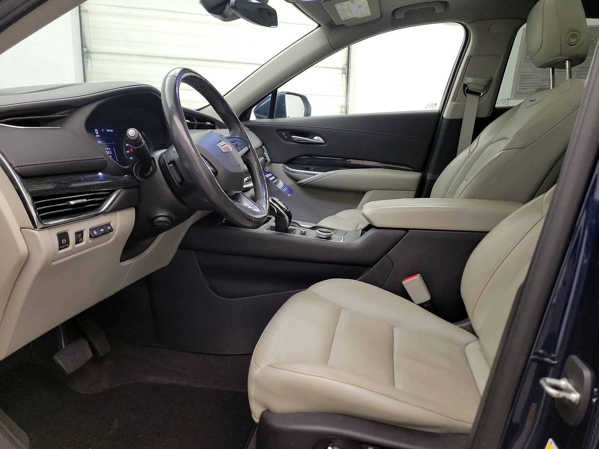 Thumbnail: 2020 Cadillac XT4 - 11