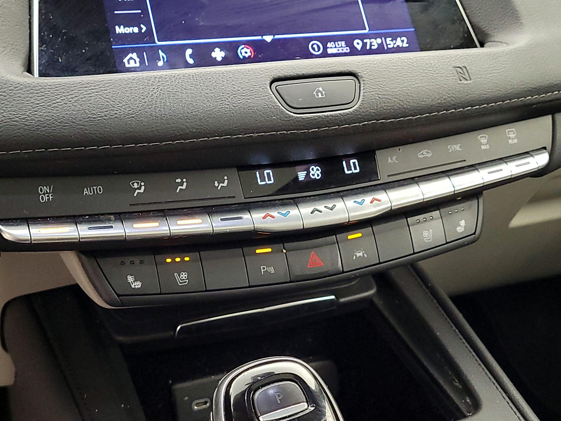 Thumbnail: 2020 Cadillac XT4 - 16