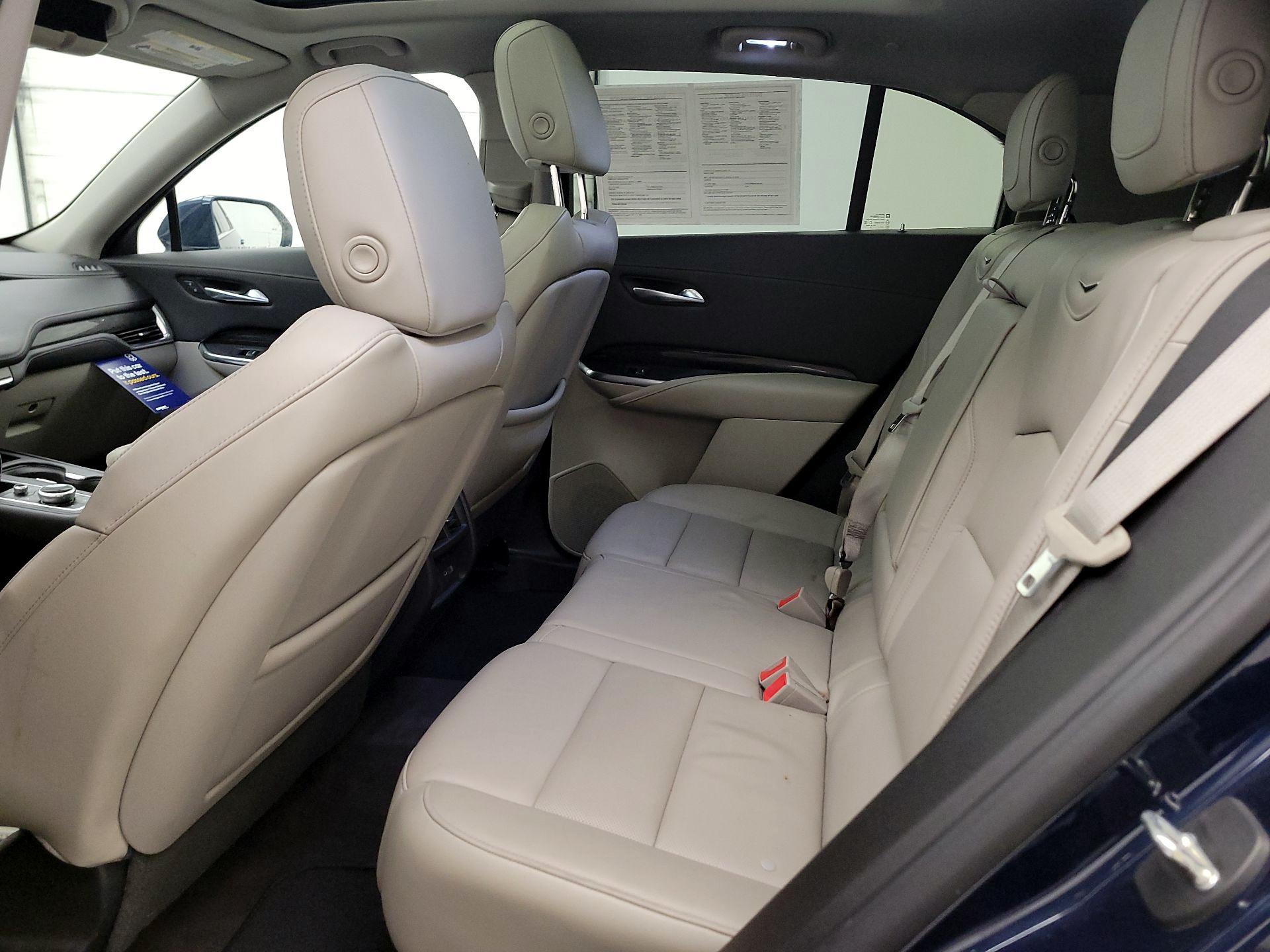 Thumbnail: 2020 Cadillac XT4 - 19