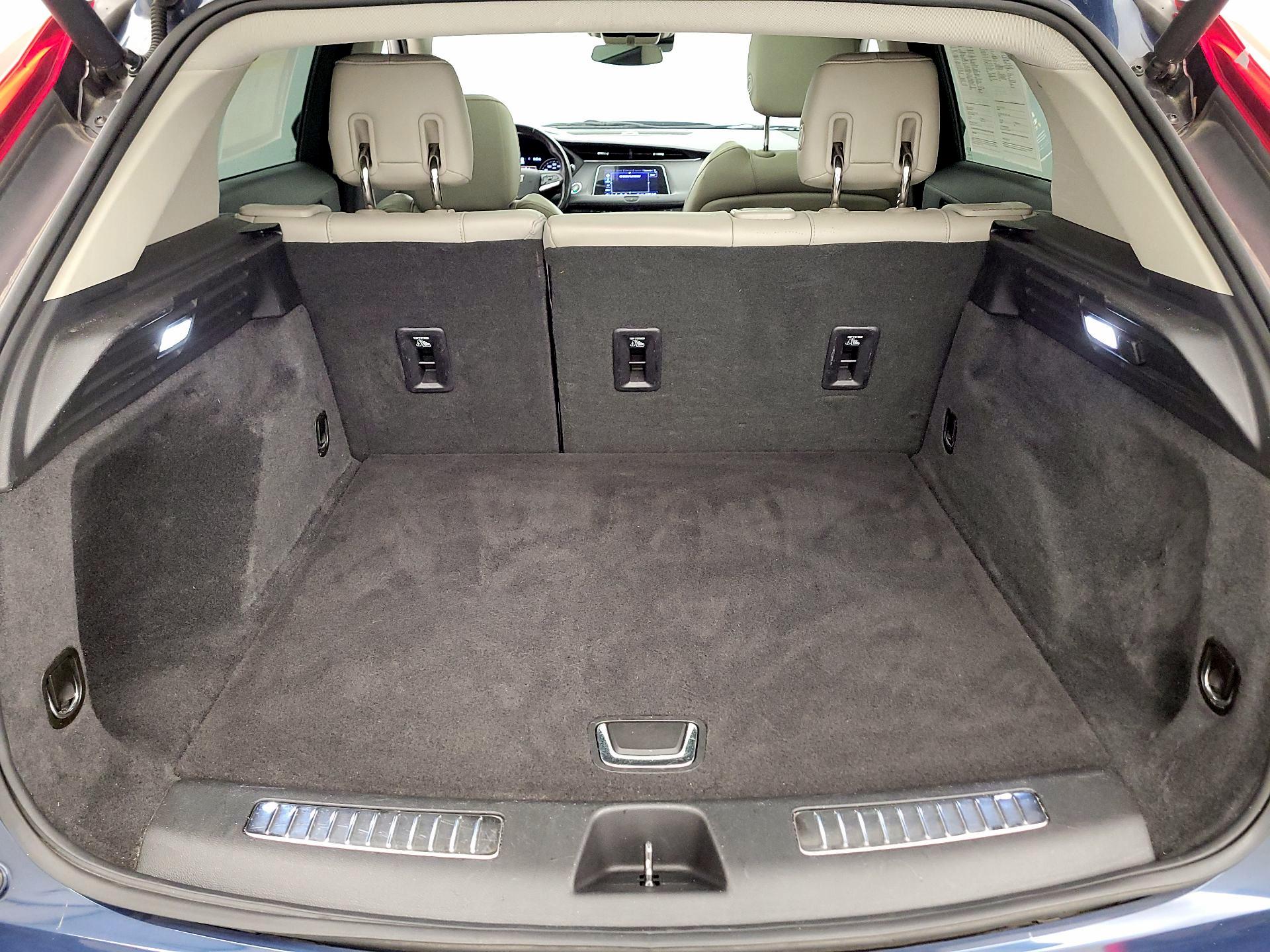 Thumbnail: 2020 Cadillac XT4 - 20