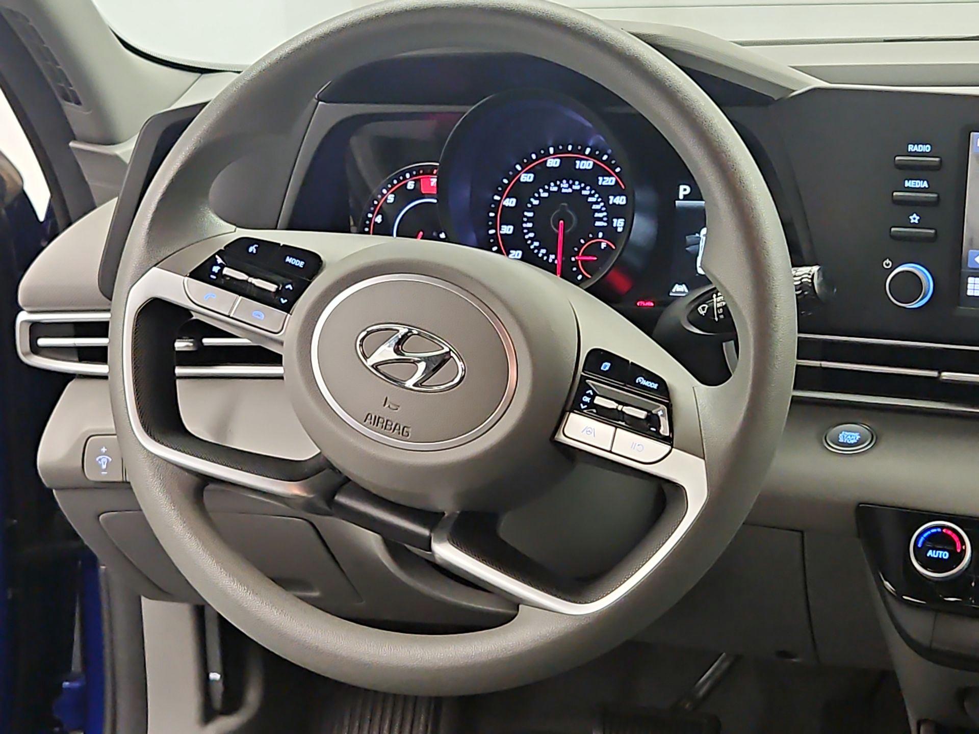 Thumbnail: 2022 Hyundai Elantra - 10