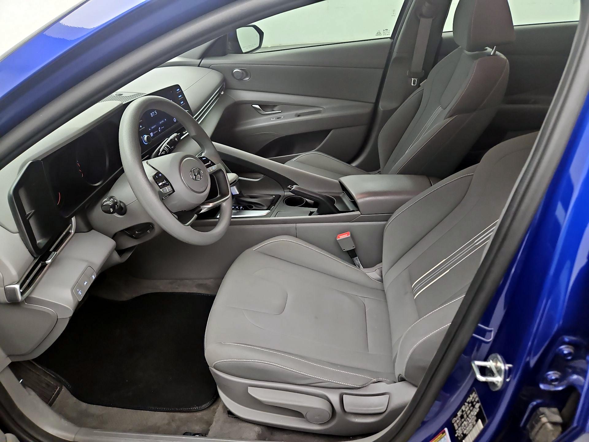 Thumbnail: 2022 Hyundai Elantra - 11