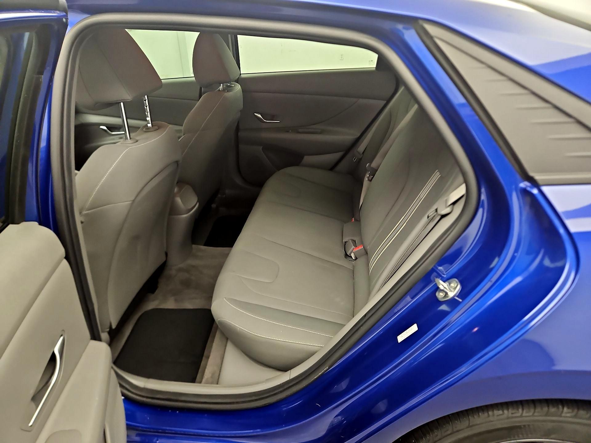 Thumbnail: 2022 Hyundai Elantra - 16