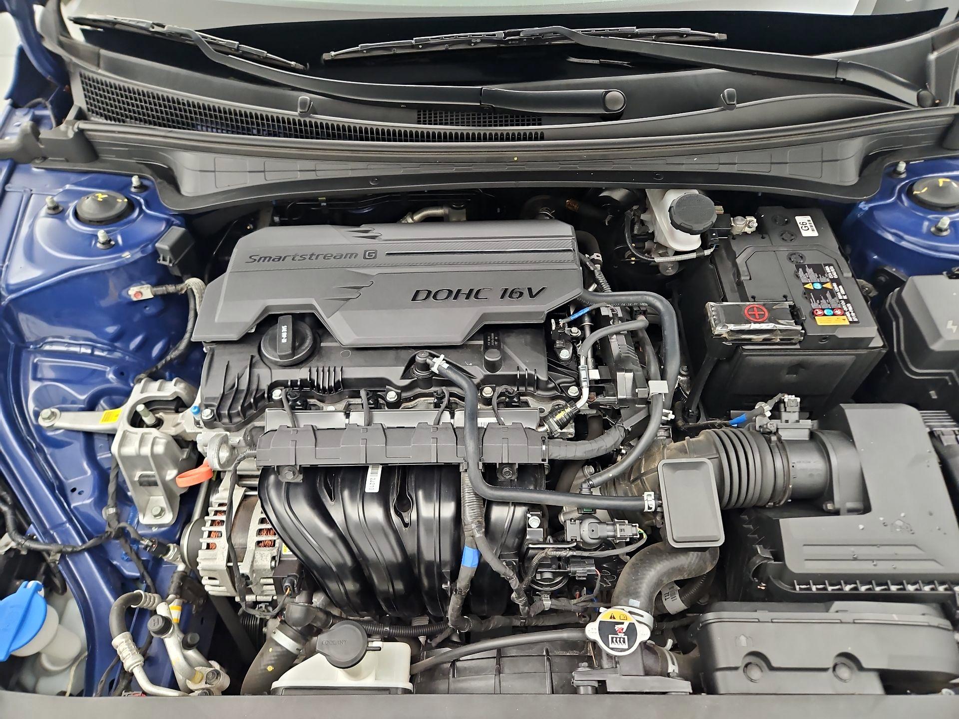 Thumbnail: 2022 Hyundai Elantra - 18