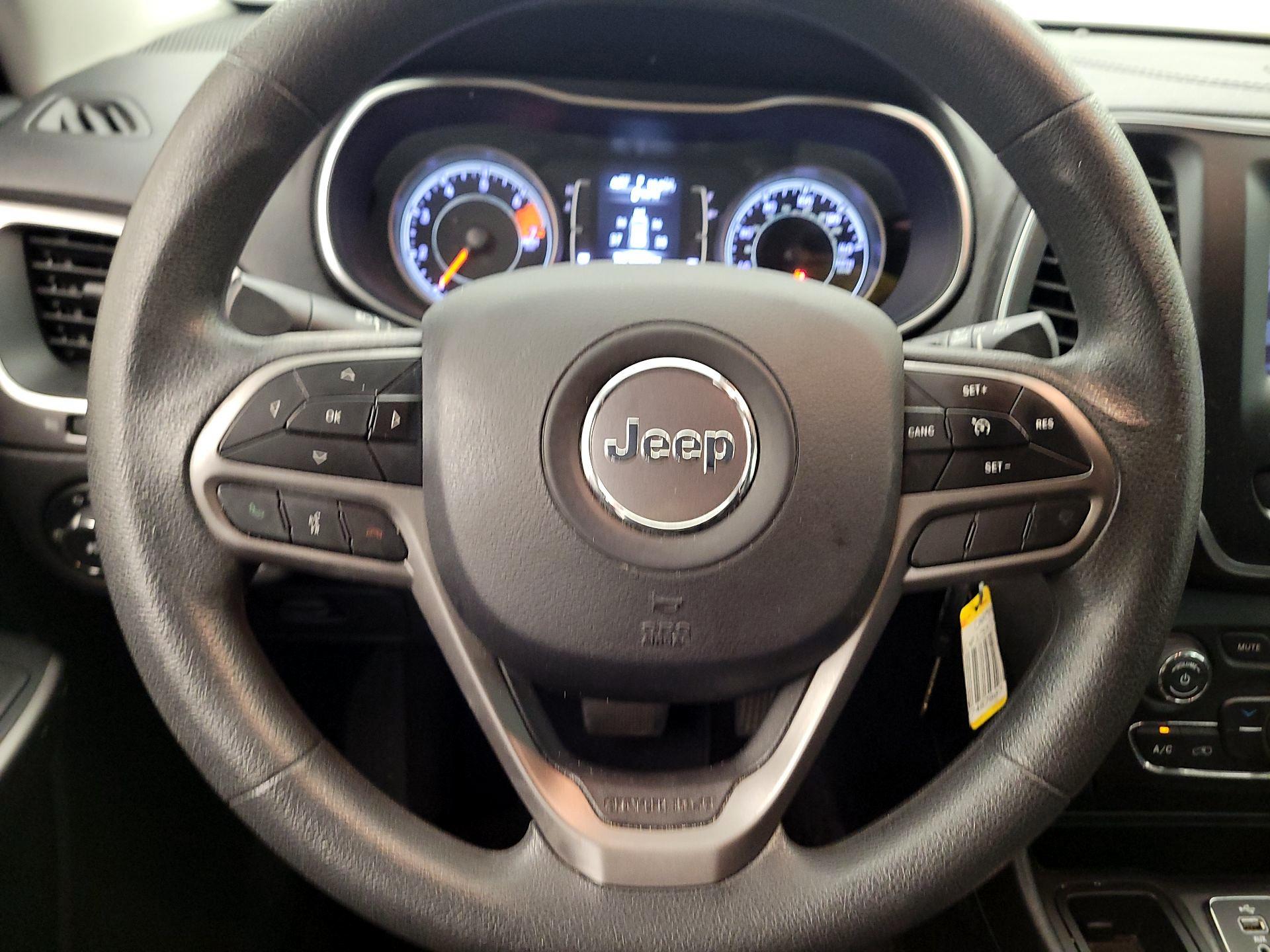 Thumbnail: 2019 Jeep Cherokee - 10