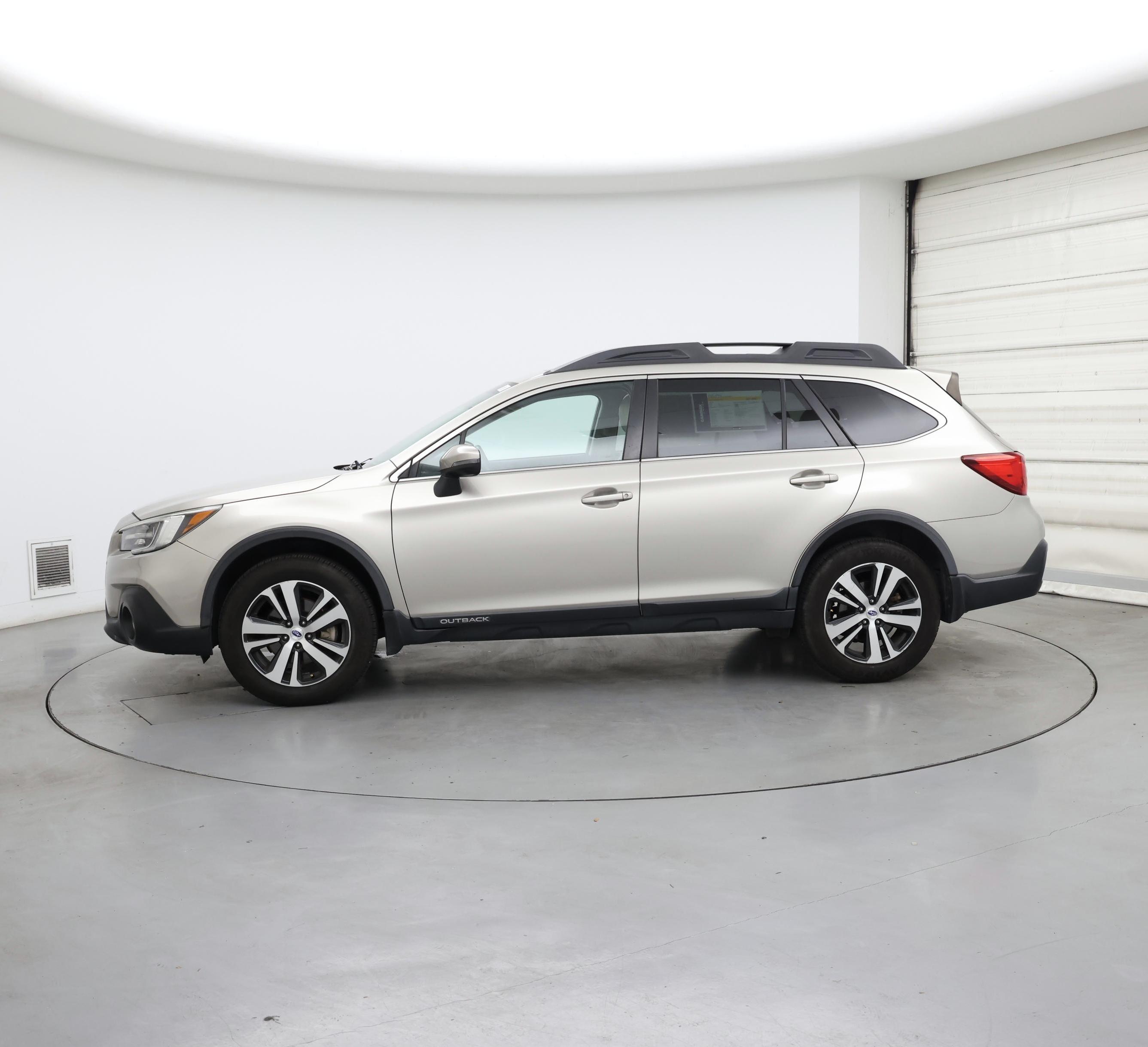 Thumbnail: 2018 Subaru Outback - 3