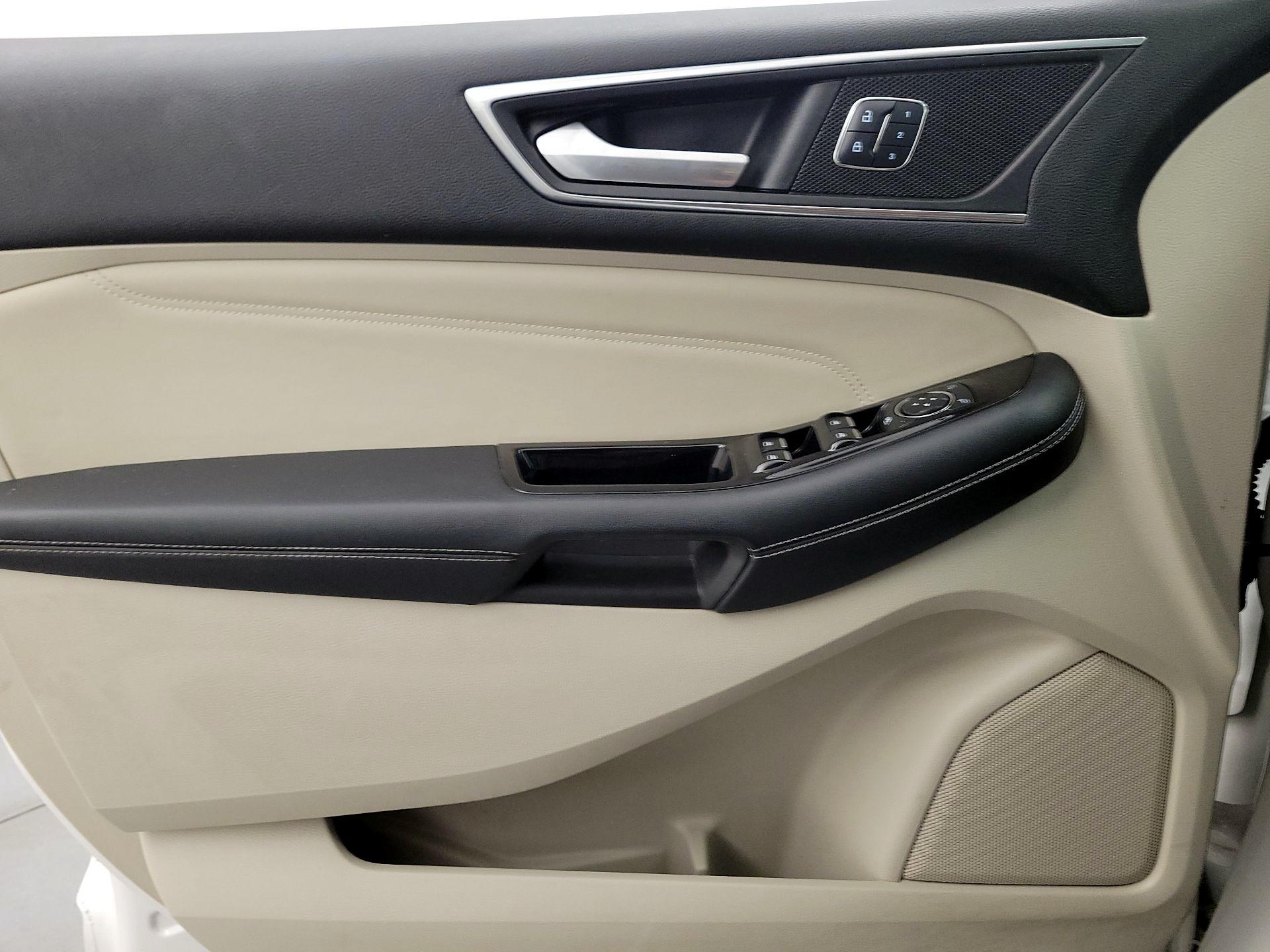 Thumbnail: 2015 Ford Edge - 12