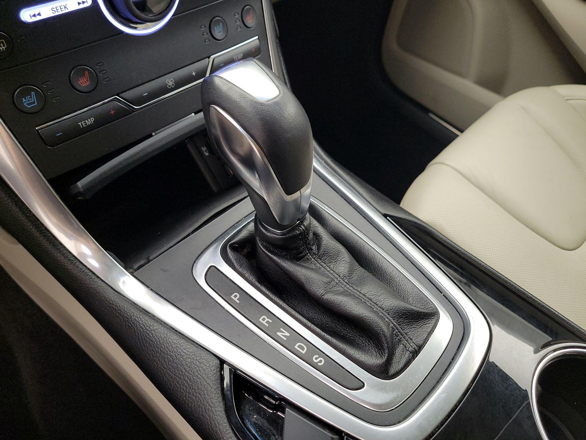 Thumbnail: 2015 Ford Edge - 17