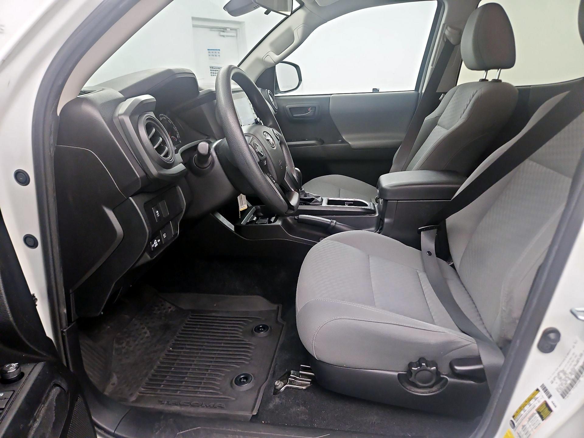 Thumbnail: 2022 Toyota Tacoma - 11