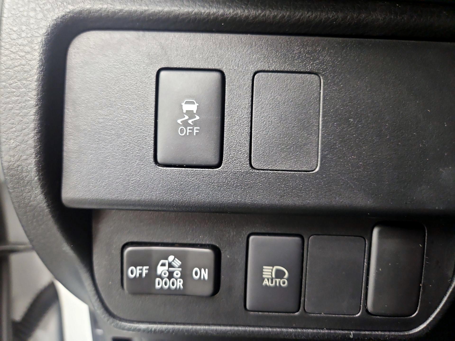 Thumbnail: 2022 Toyota Tacoma - 13