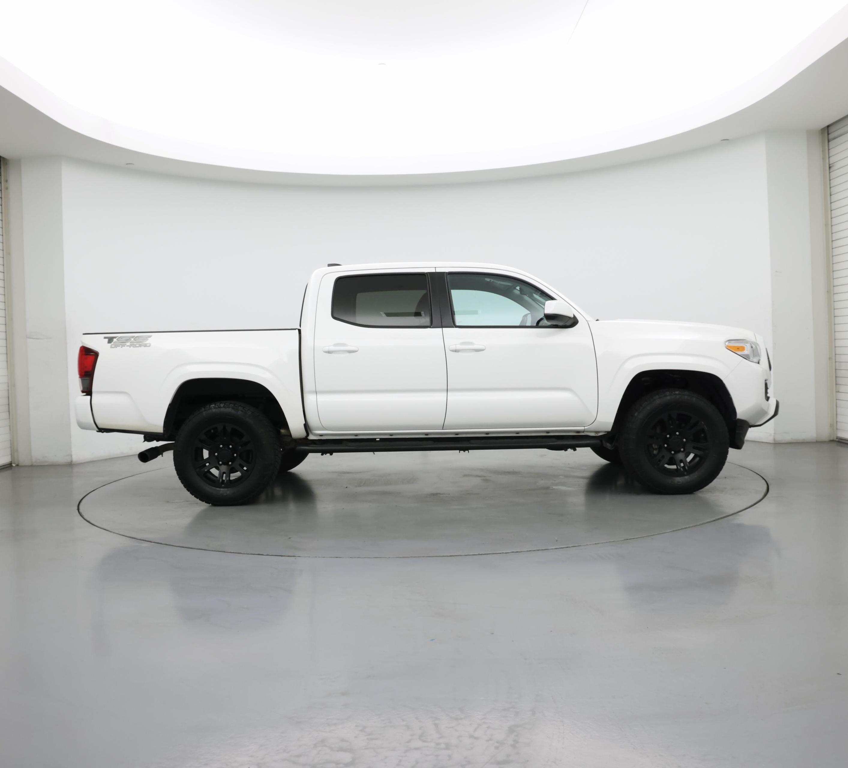 Thumbnail: 2022 Toyota Tacoma - 6