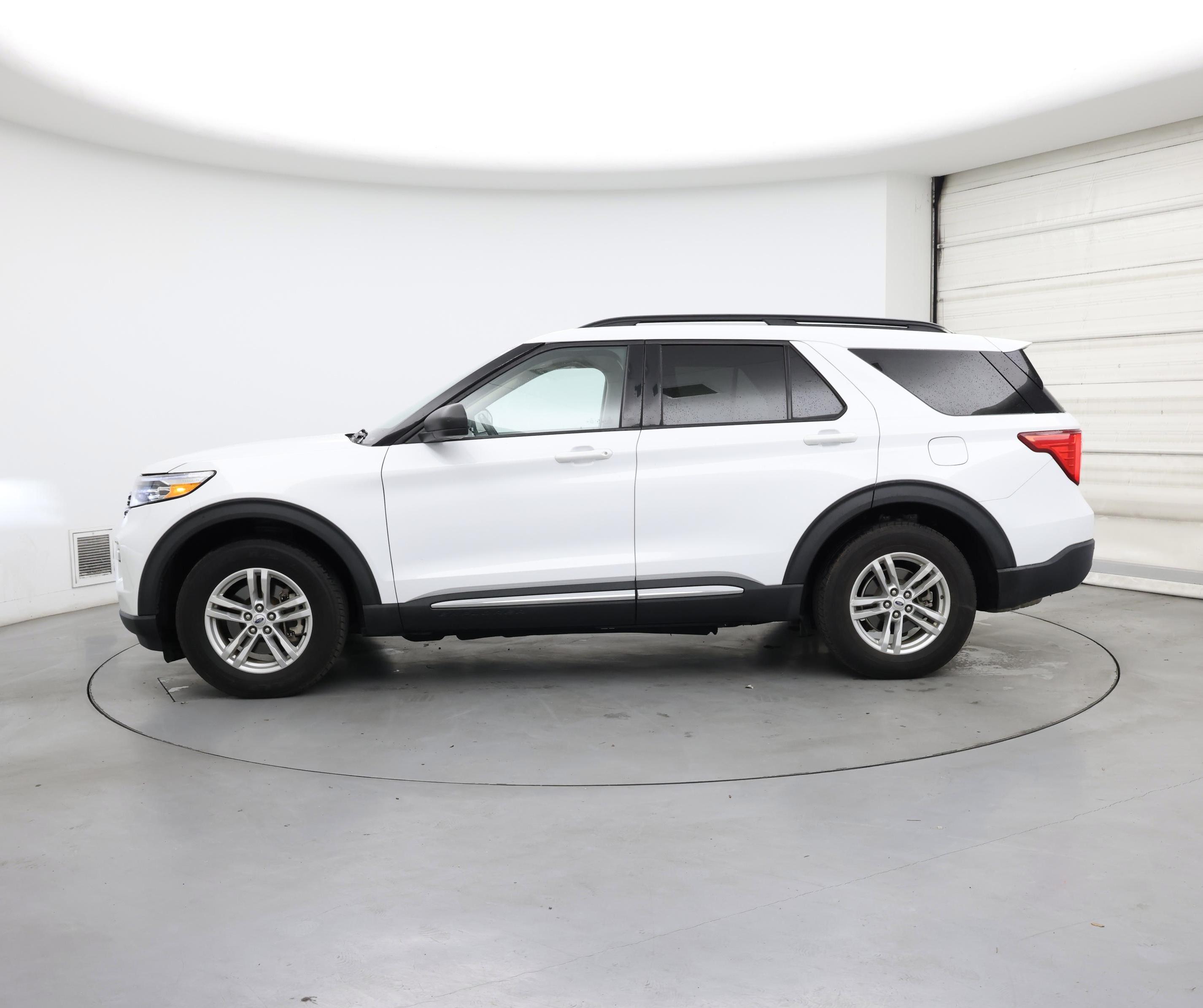 Thumbnail: 2022 Ford Explorer - 3