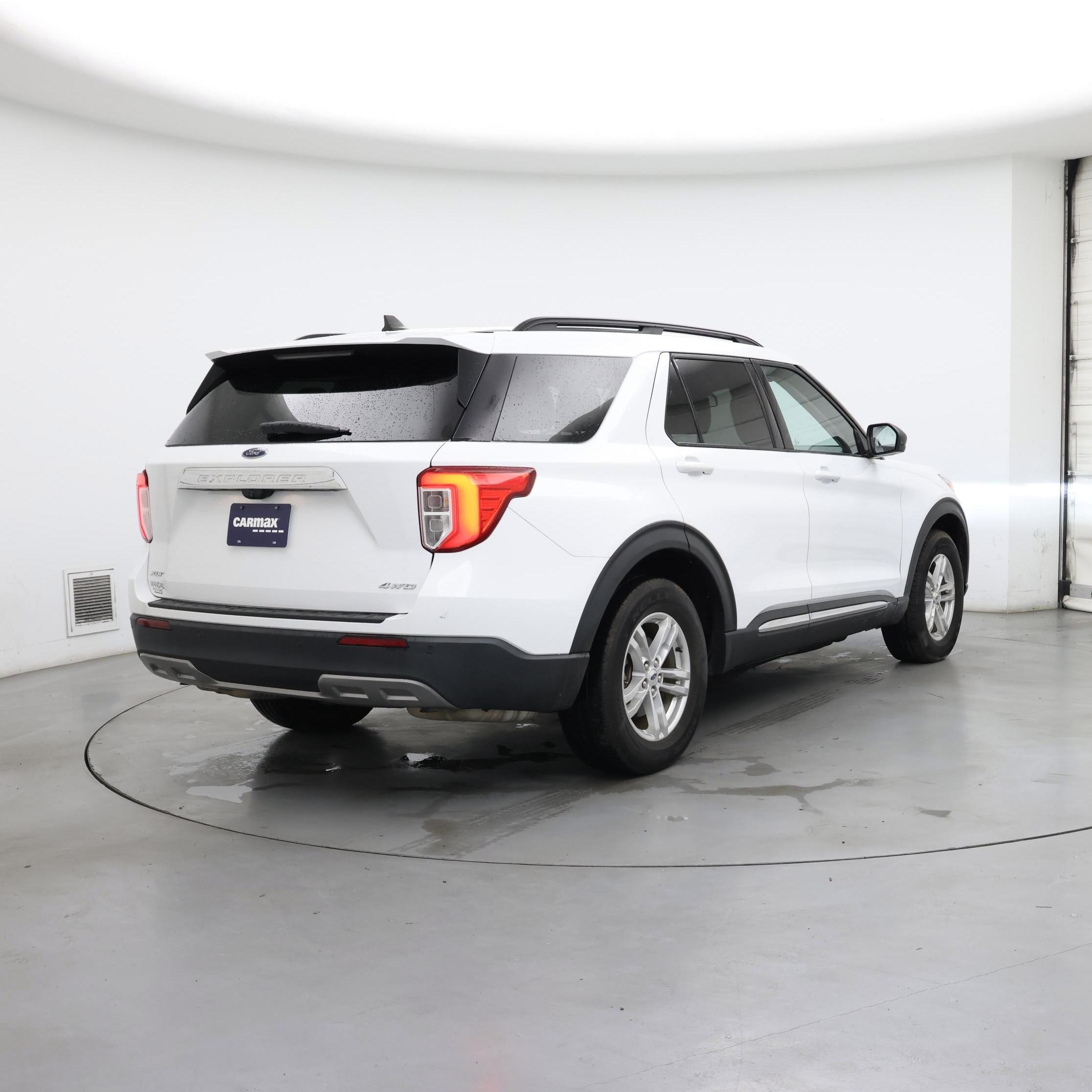 Thumbnail: 2022 Ford Explorer - 8