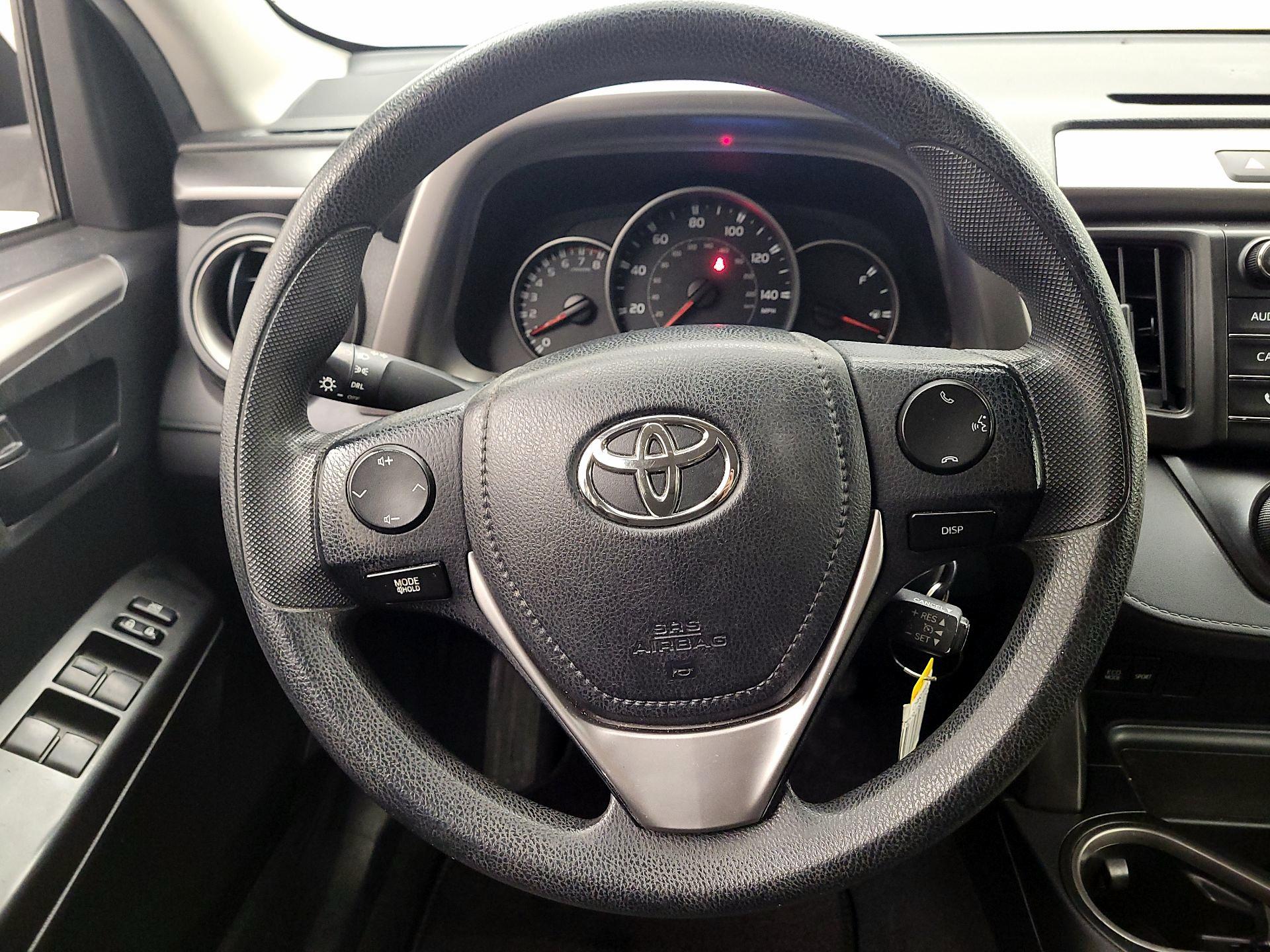 Thumbnail: 2016 Toyota RAV4 - 10