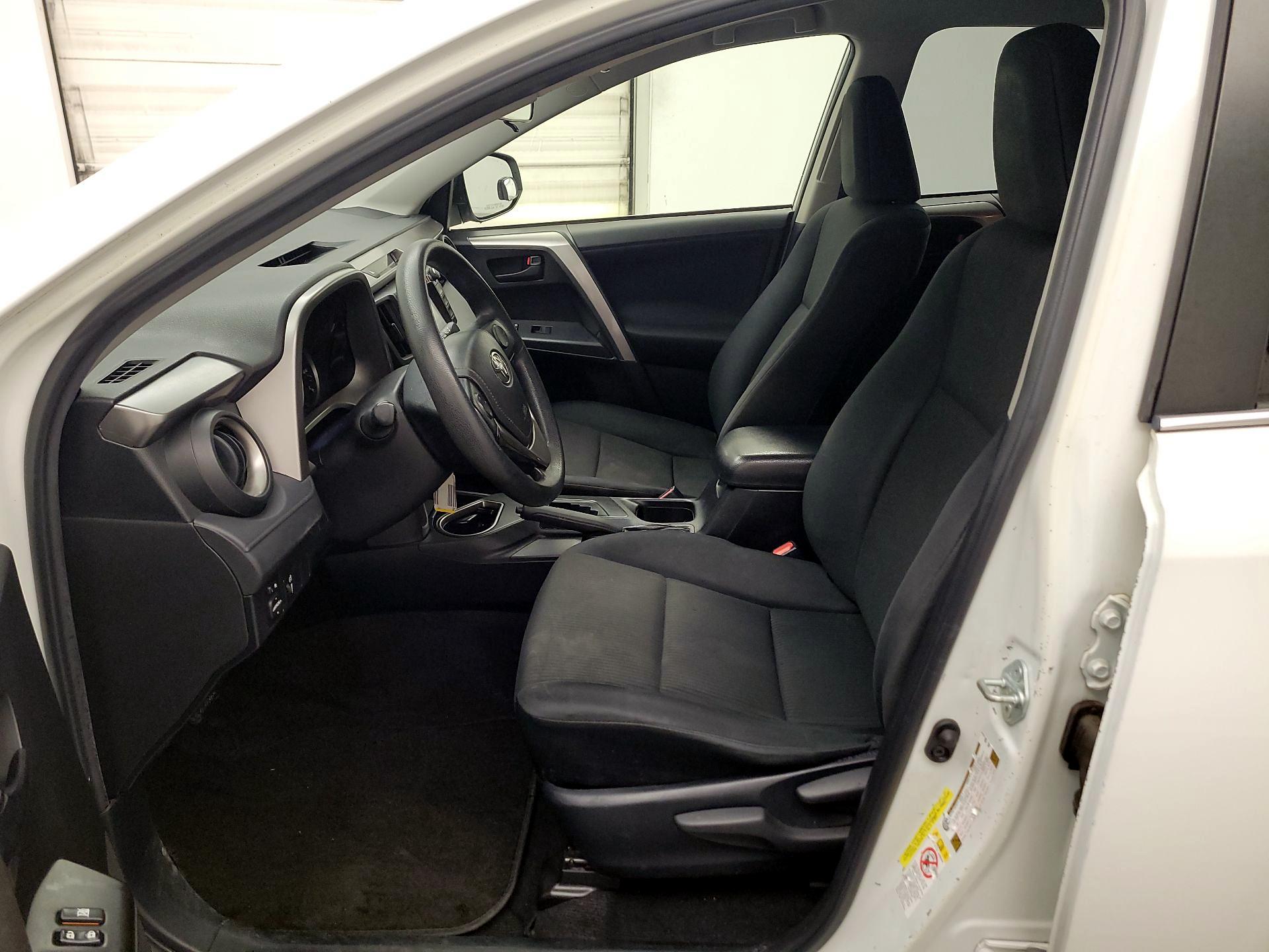 Thumbnail: 2016 Toyota RAV4 - 11