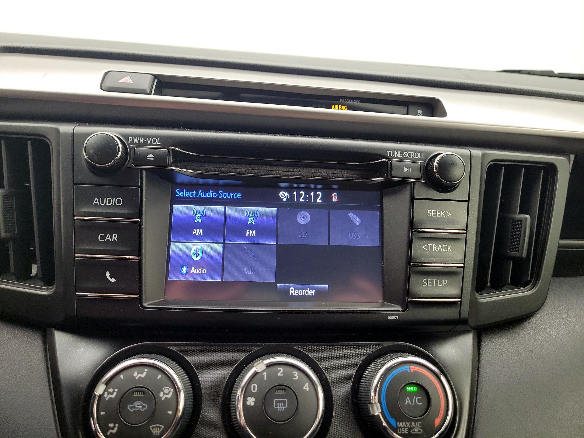 Thumbnail: 2016 Toyota RAV4 - 15