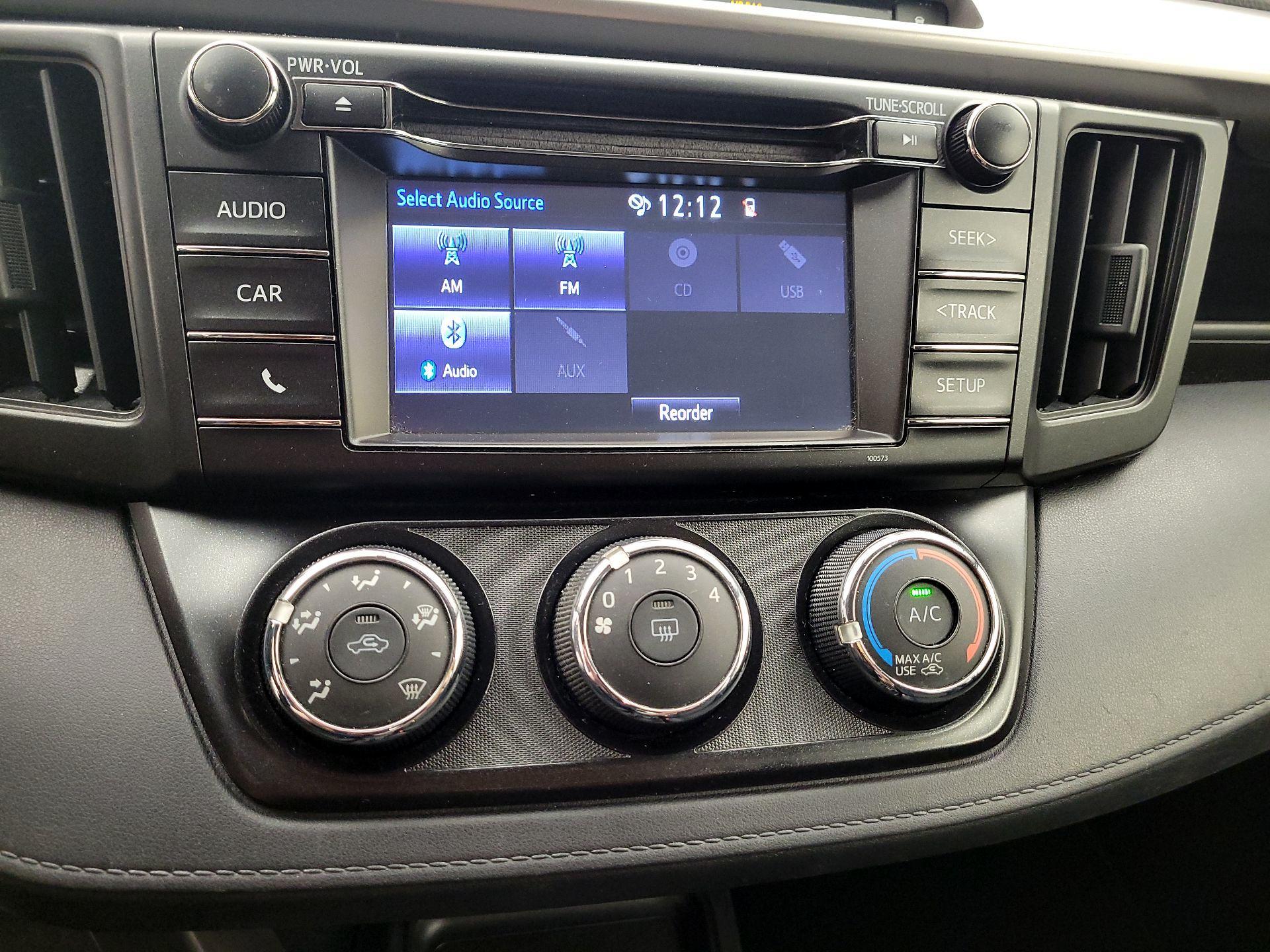 Thumbnail: 2016 Toyota RAV4 - 16