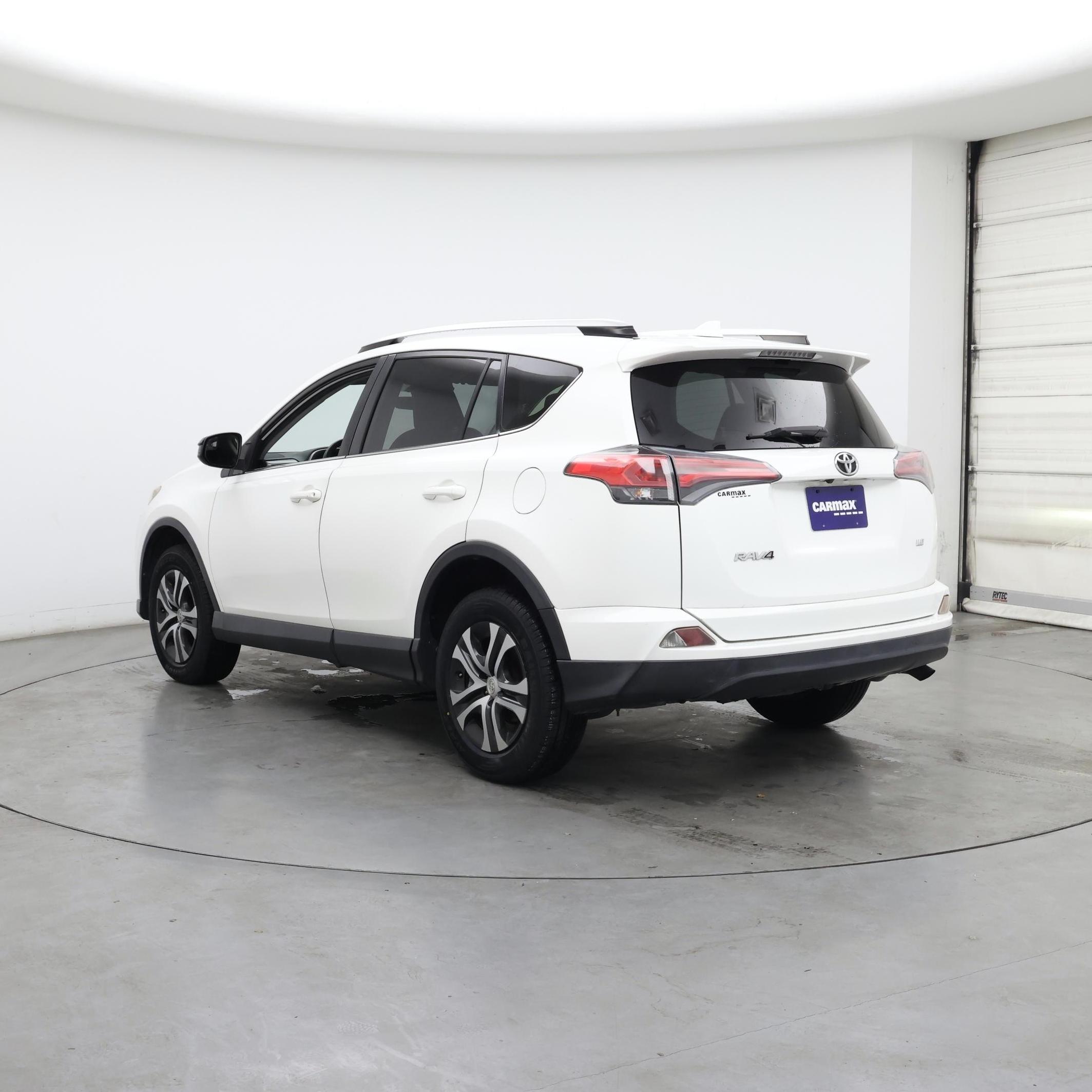 Thumbnail: 2016 Toyota RAV4 - 2
