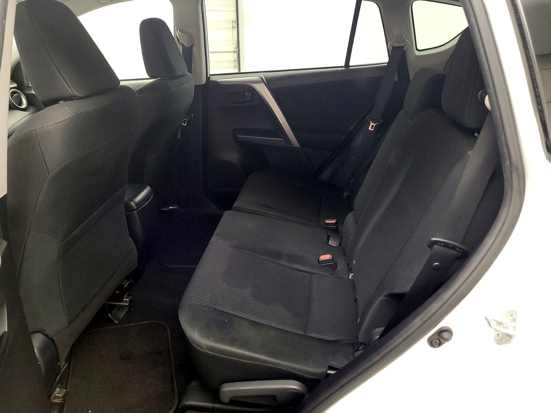 Thumbnail: 2016 Toyota RAV4 - 19