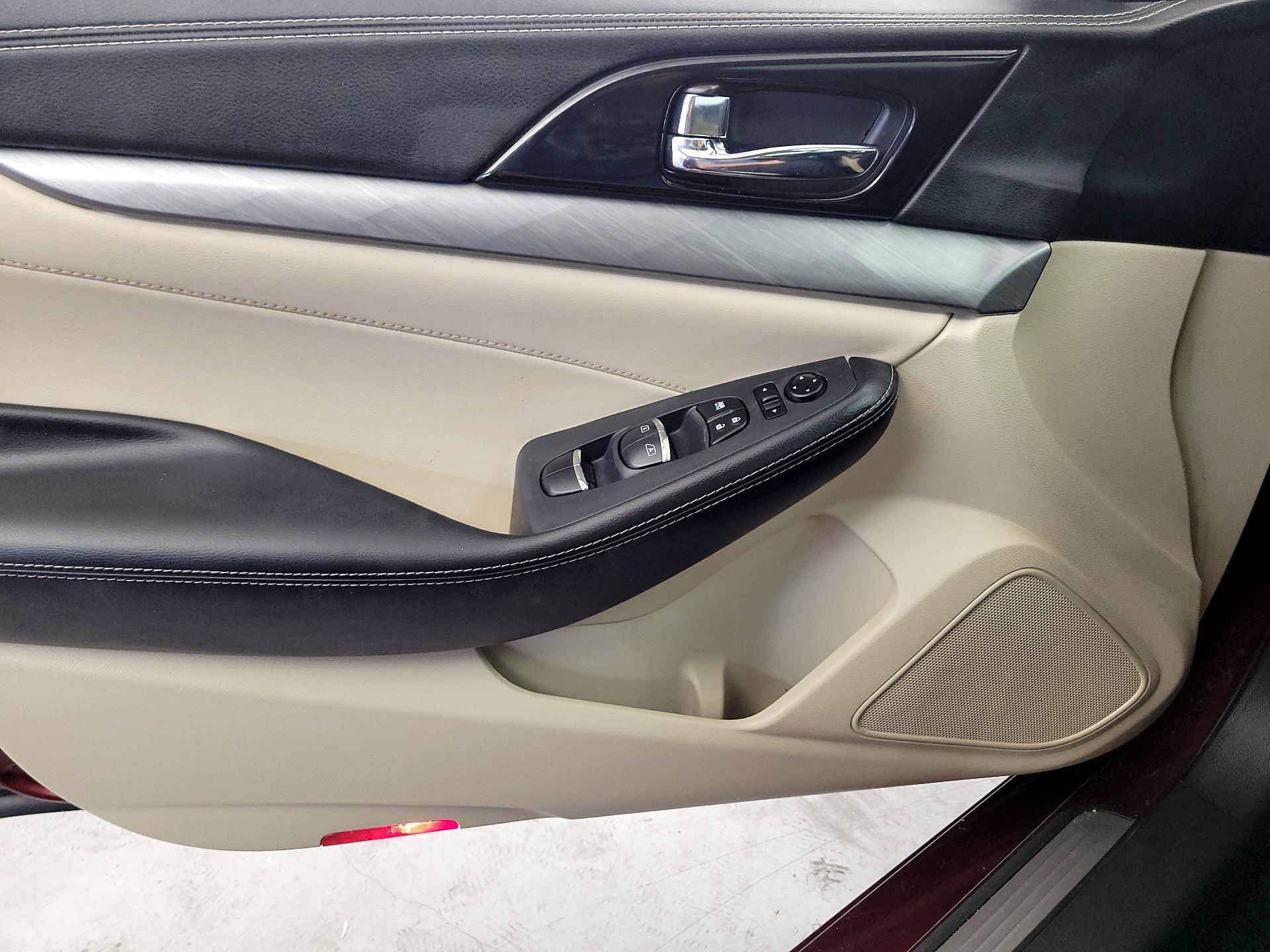 Thumbnail: 2017 Nissan Maxima - 12