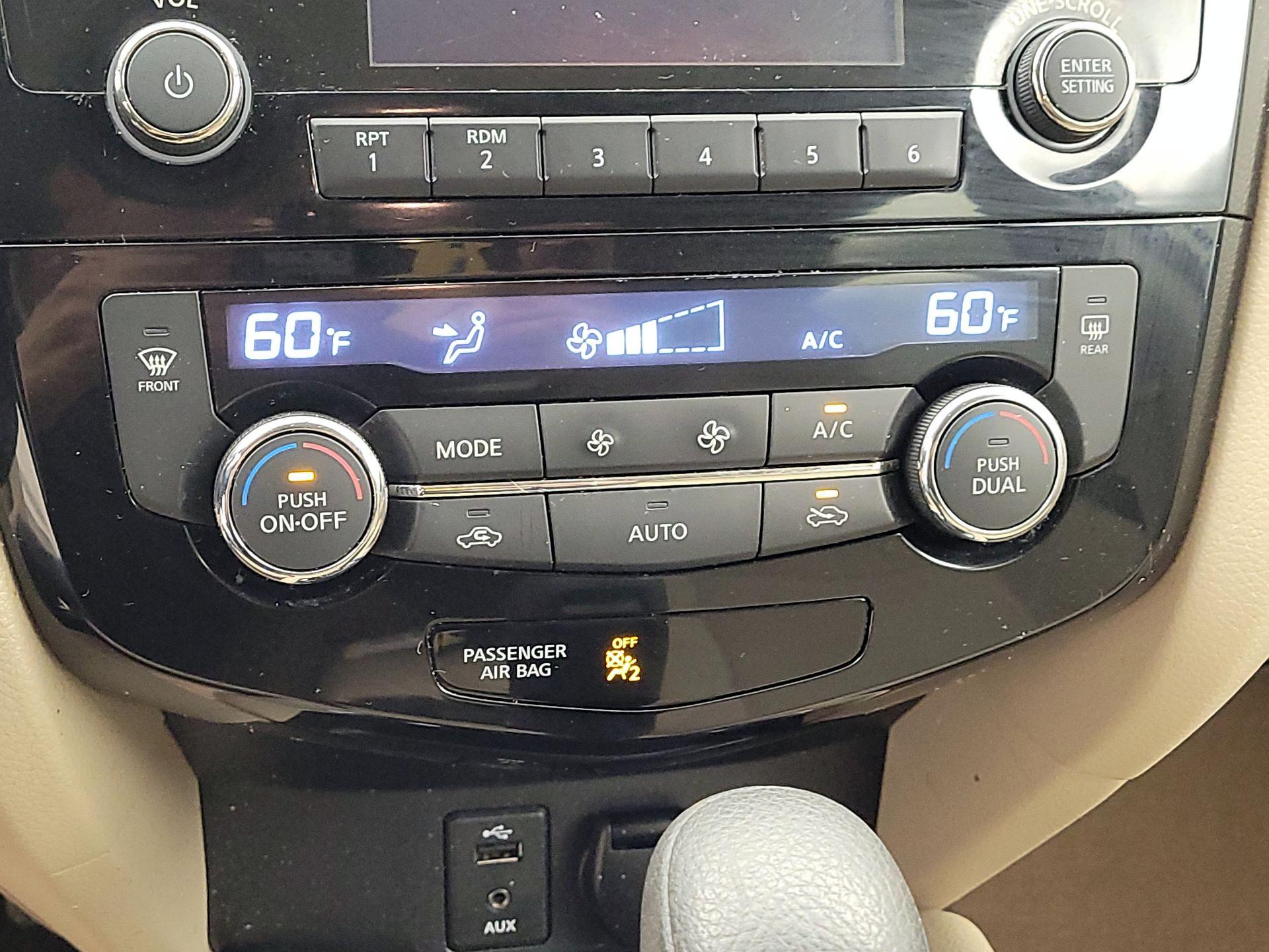 Thumbnail: 2016 Nissan Rogue - 16