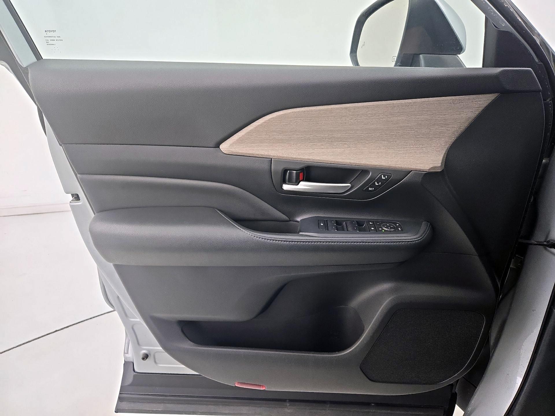 Thumbnail: 2024 Toyota Grand Highlander - 12