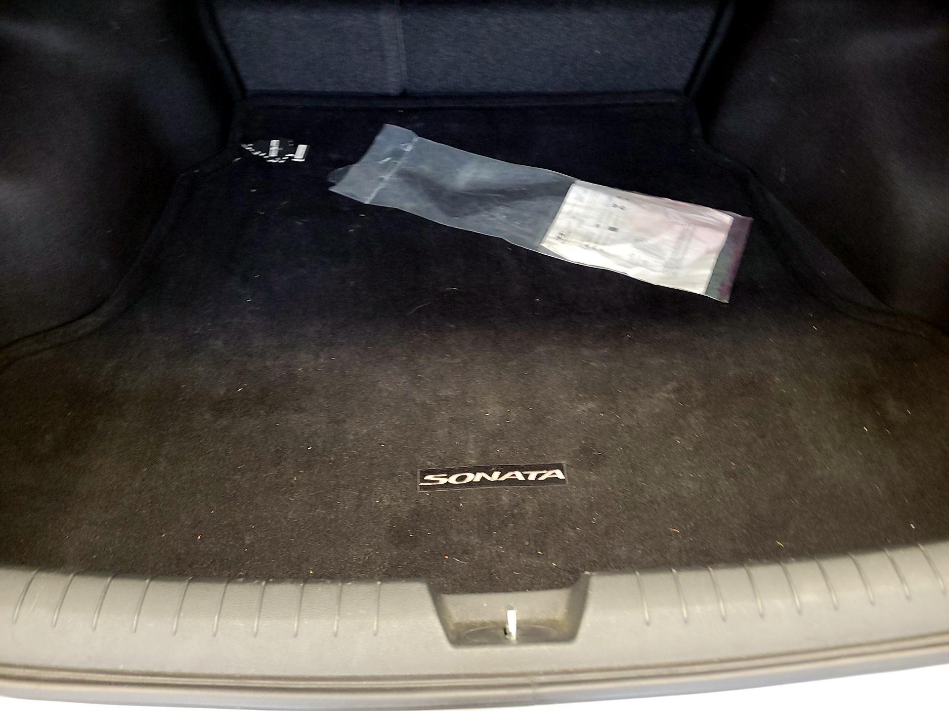 Thumbnail: 2016 Hyundai Sonata - 16