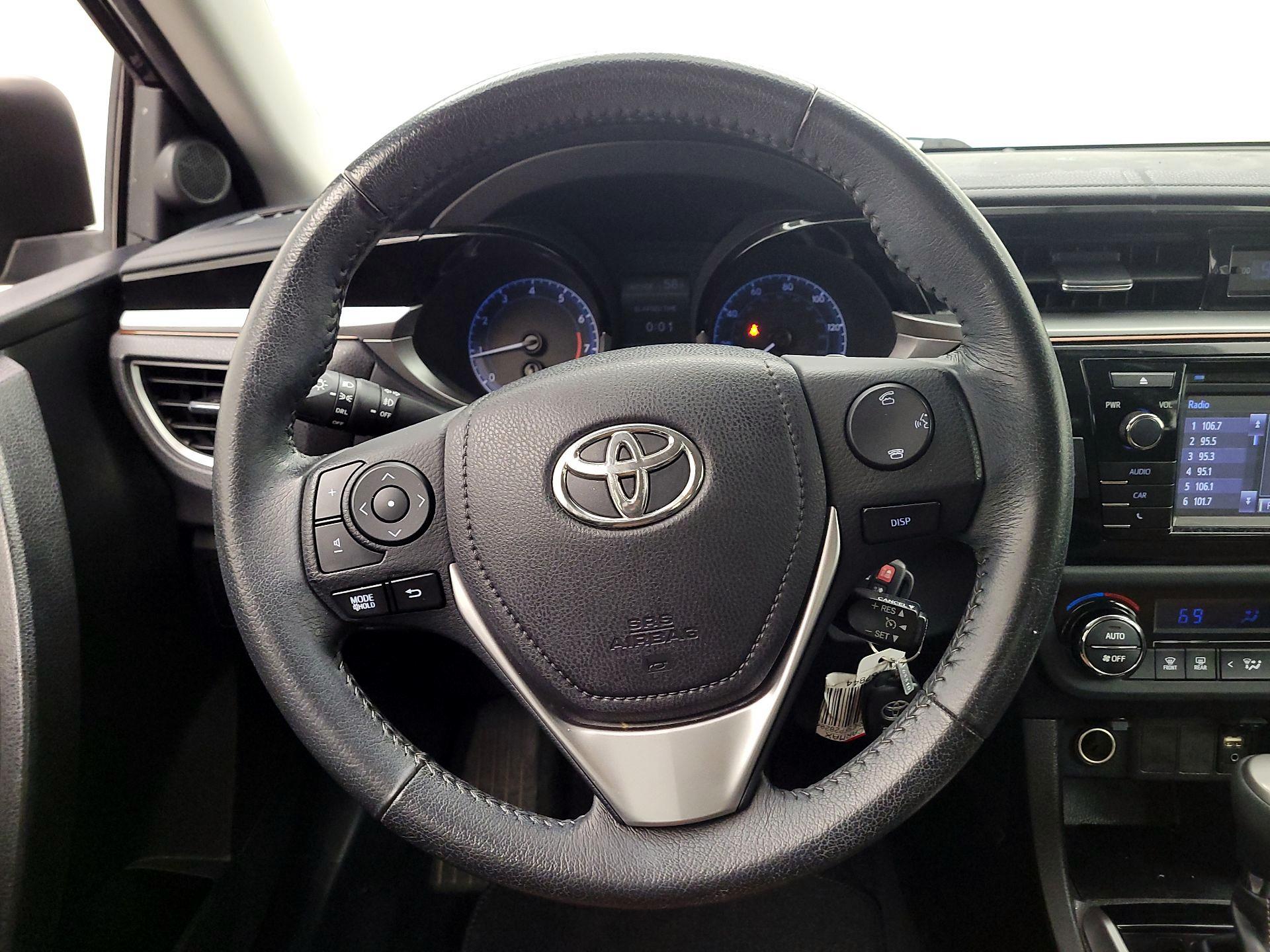 Thumbnail: 2015 Toyota Corolla - 10
