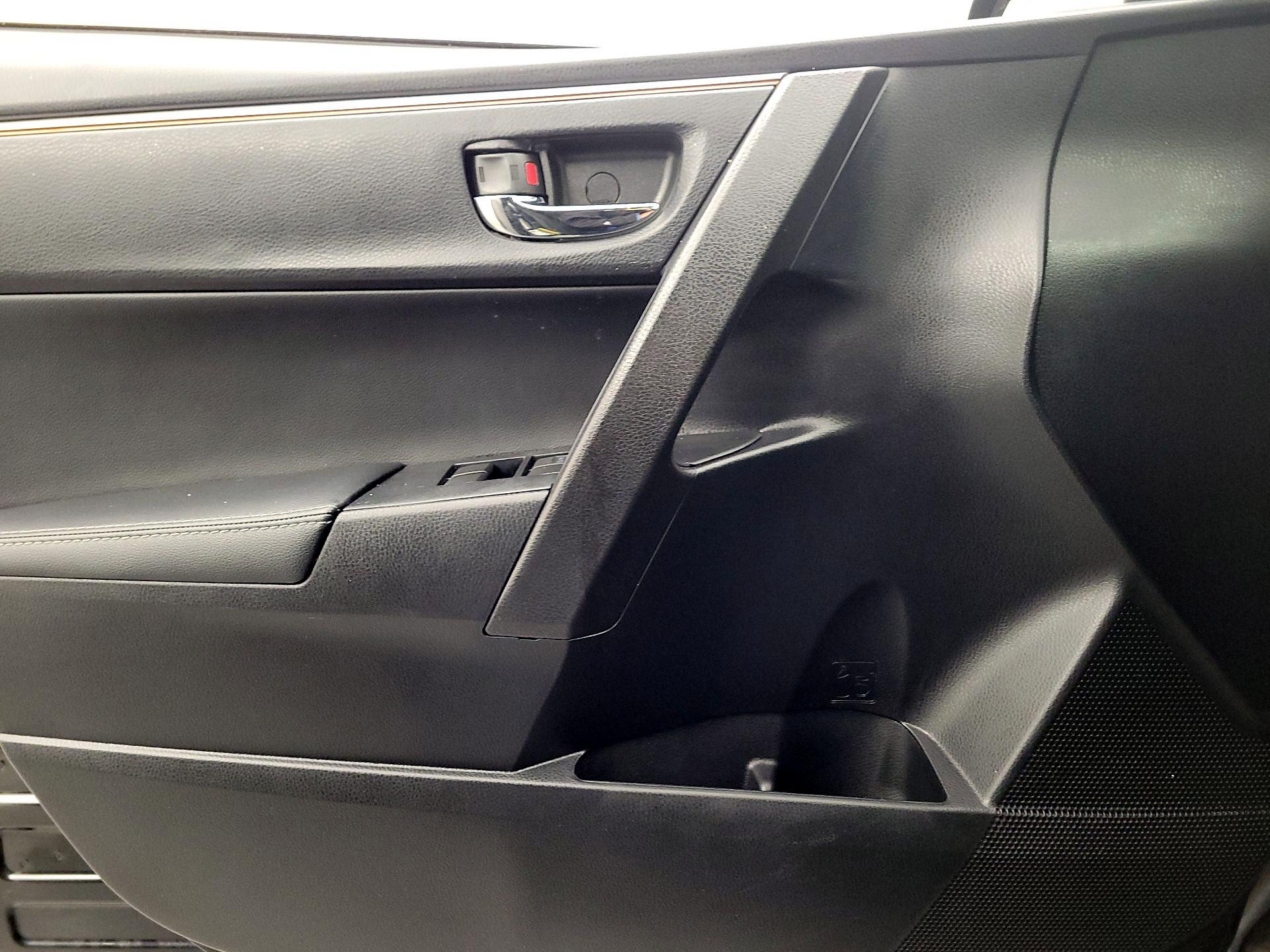 Thumbnail: 2015 Toyota Corolla - 12