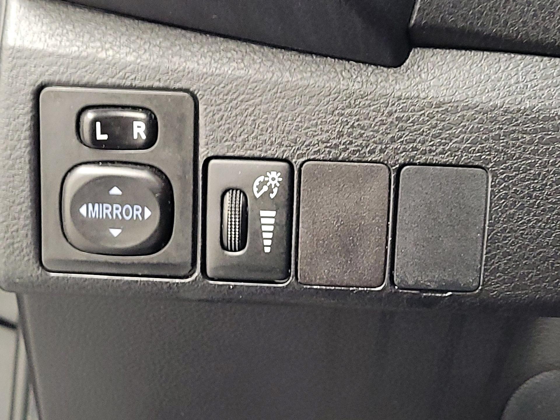 Thumbnail: 2015 Toyota Corolla - 13