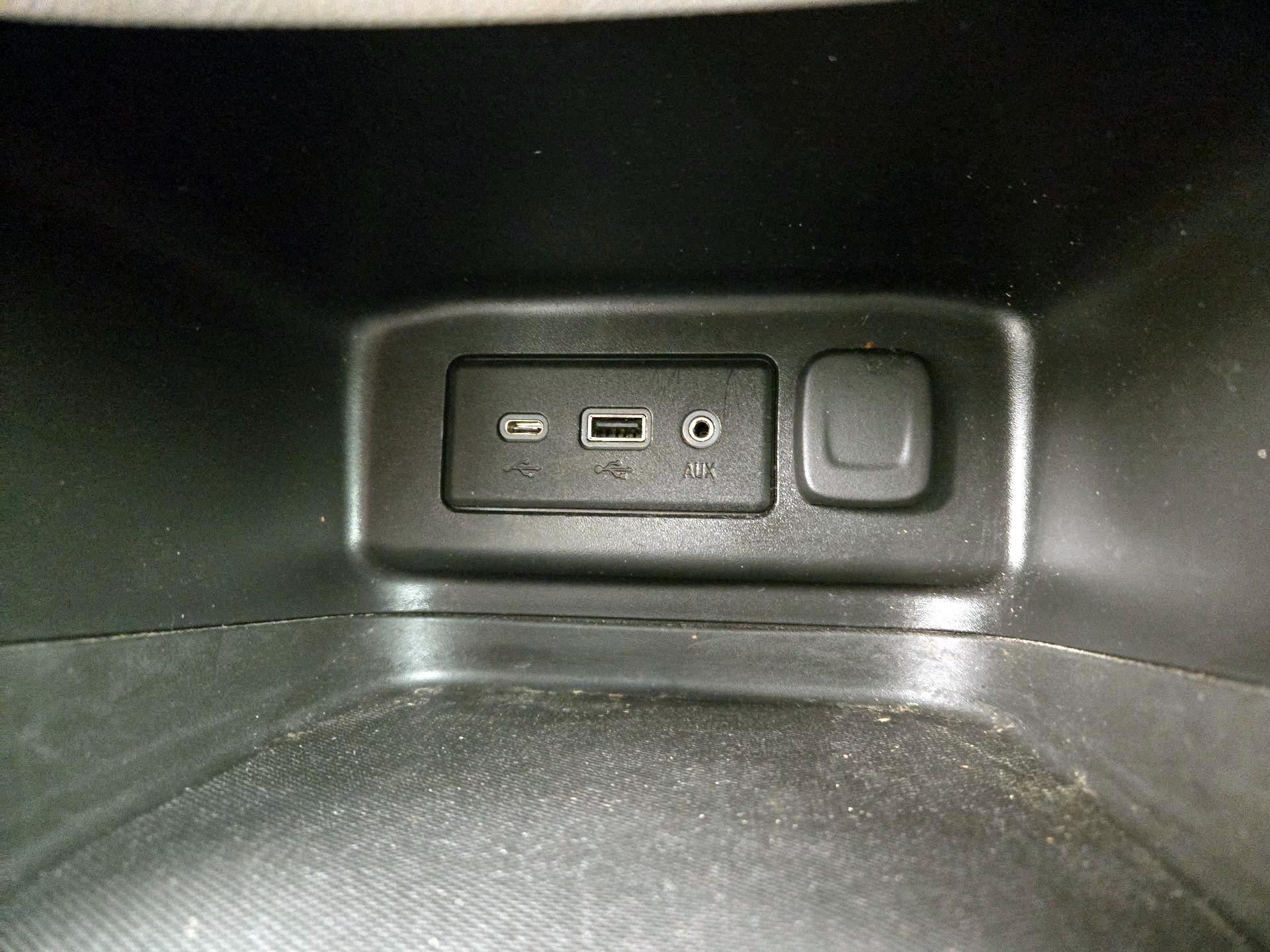 Thumbnail: 2021 Chevrolet Equinox - 18