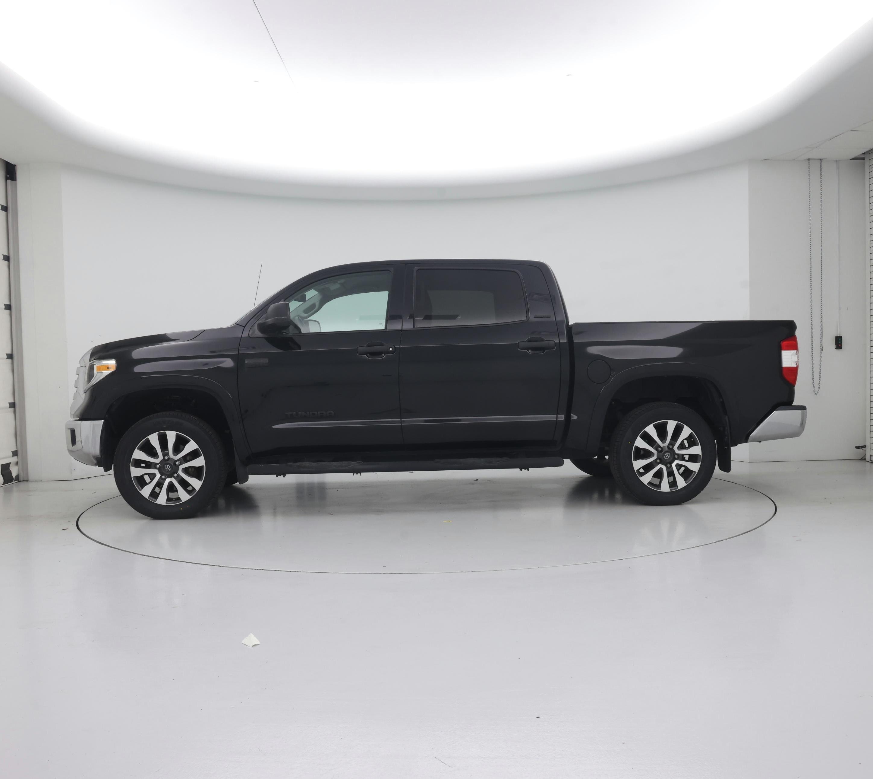 Thumbnail: 2019 Toyota Tundra - 3