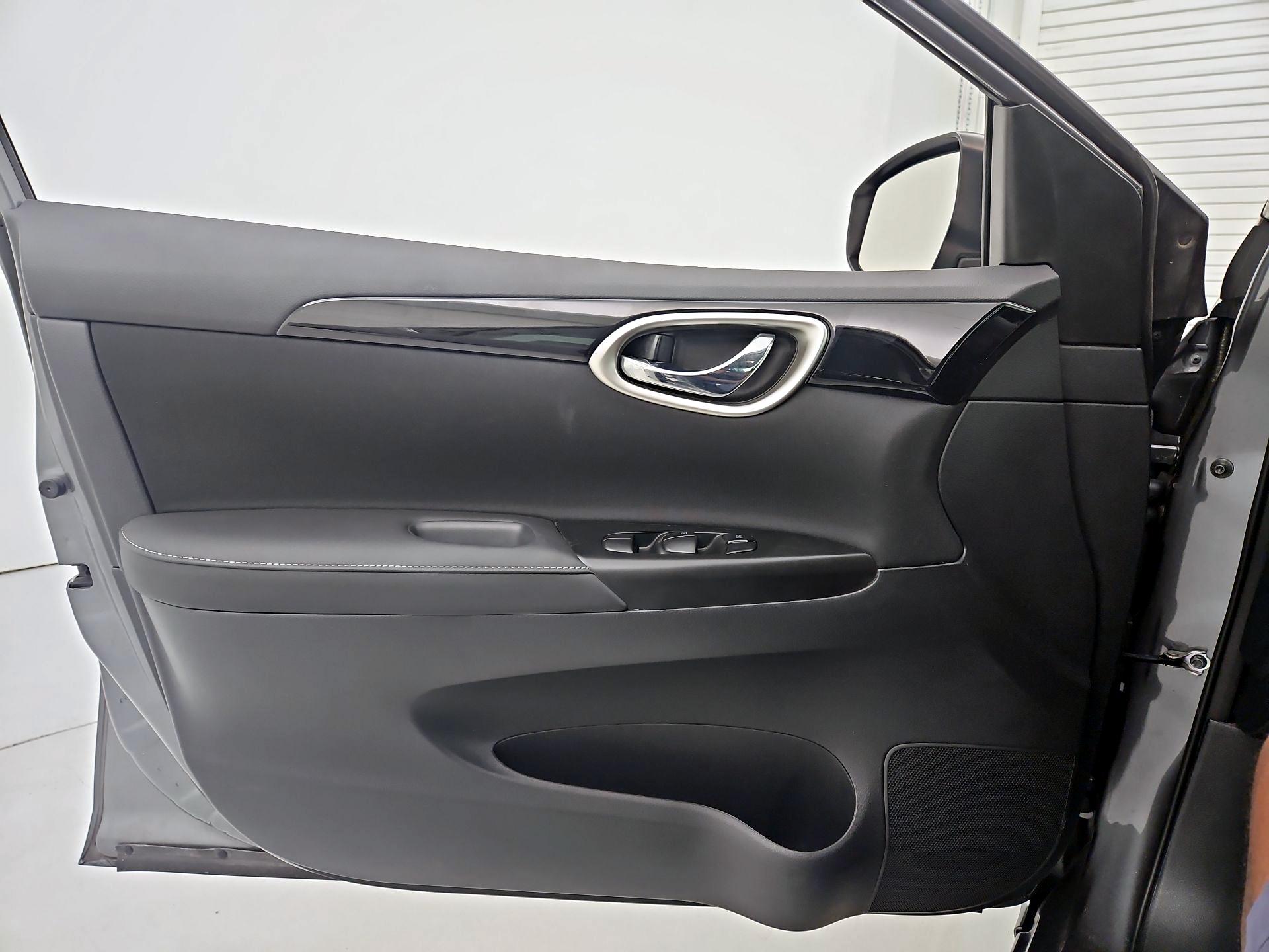 Thumbnail: 2019 Nissan Sentra - 12