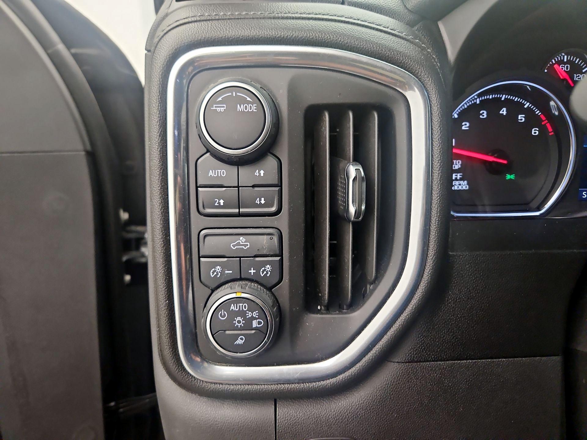 Thumbnail: 2020 Chevrolet Silverado 1500 - 13