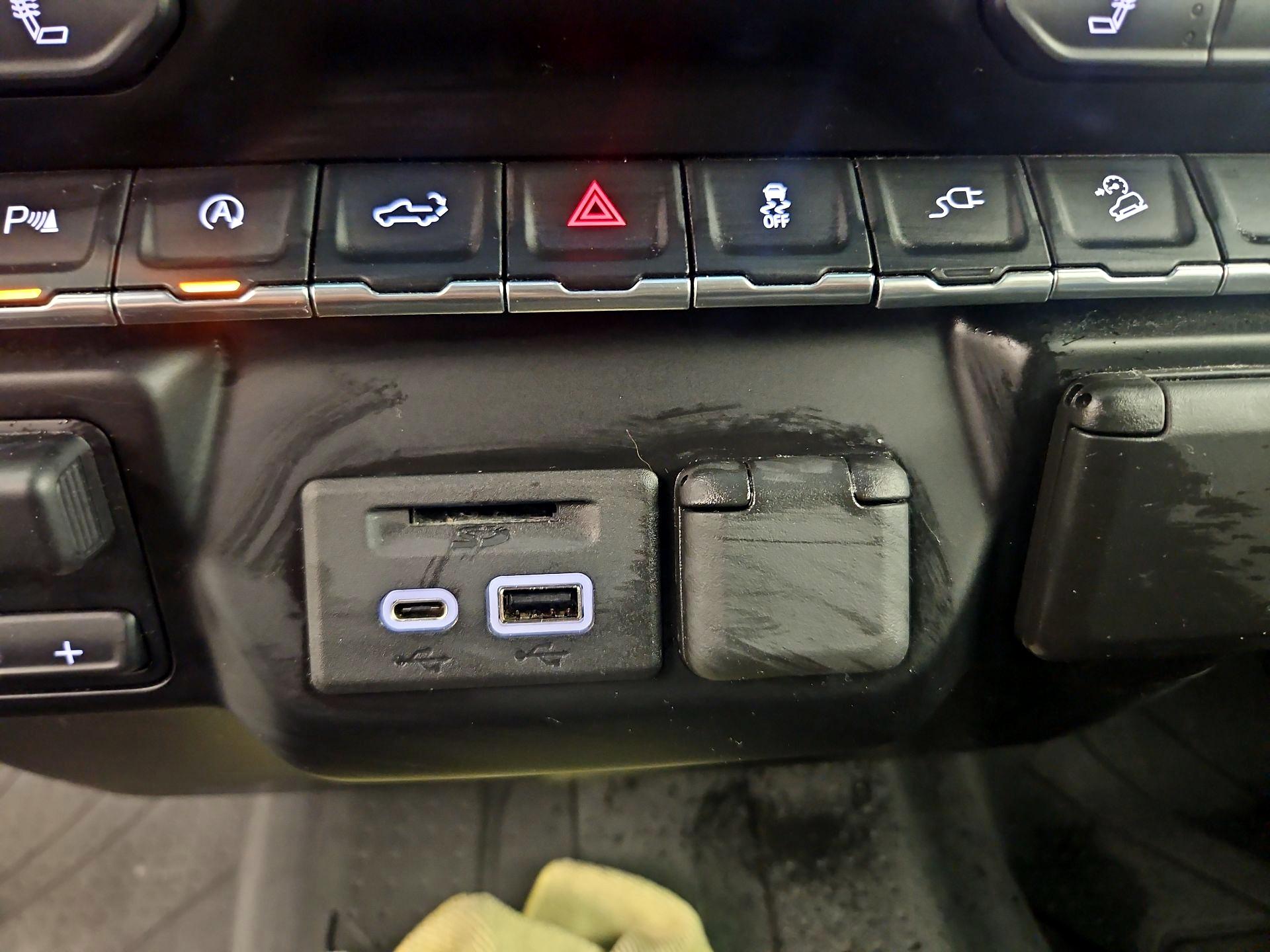 Thumbnail: 2020 Chevrolet Silverado 1500 - 19