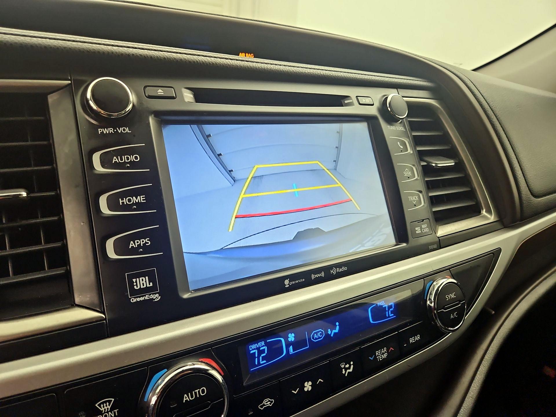 Thumbnail: 2016 Toyota Highlander - 14