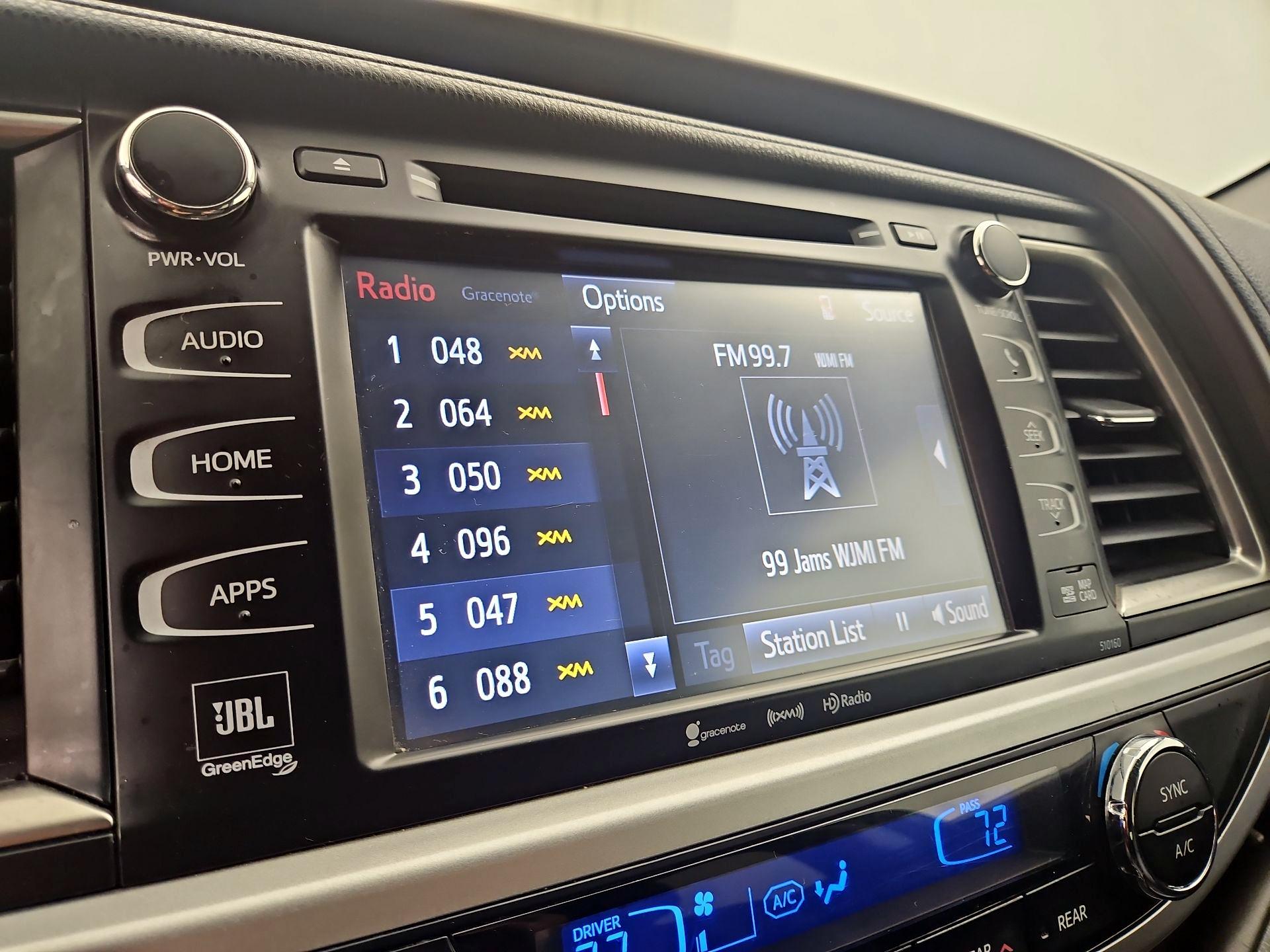 Thumbnail: 2016 Toyota Highlander - 15